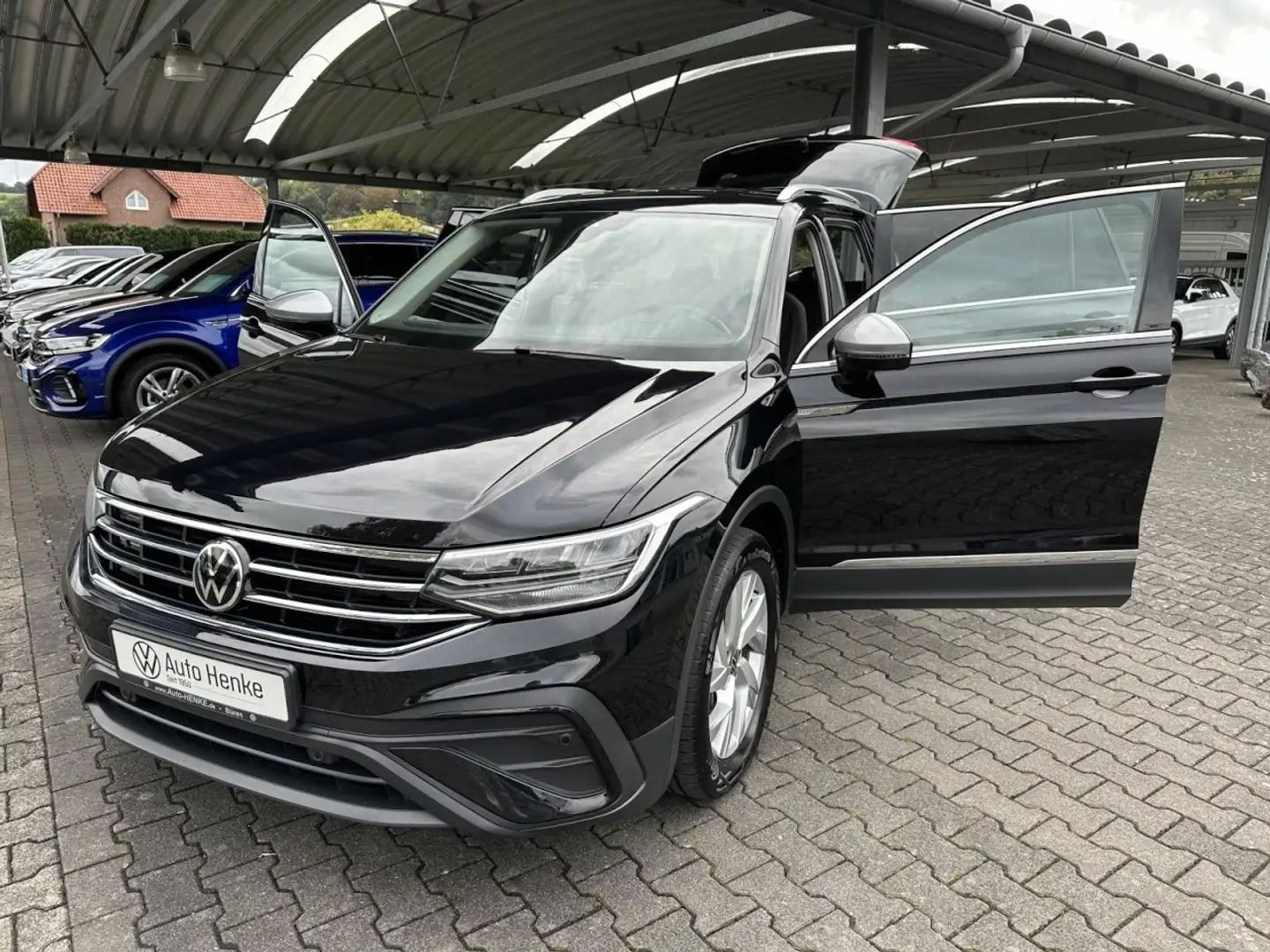 Volkswagen Tiguan Allspace 2.0 TDI DSG LIFE + AHK + NAVI + ACC Klima Navi Schwarz - 2