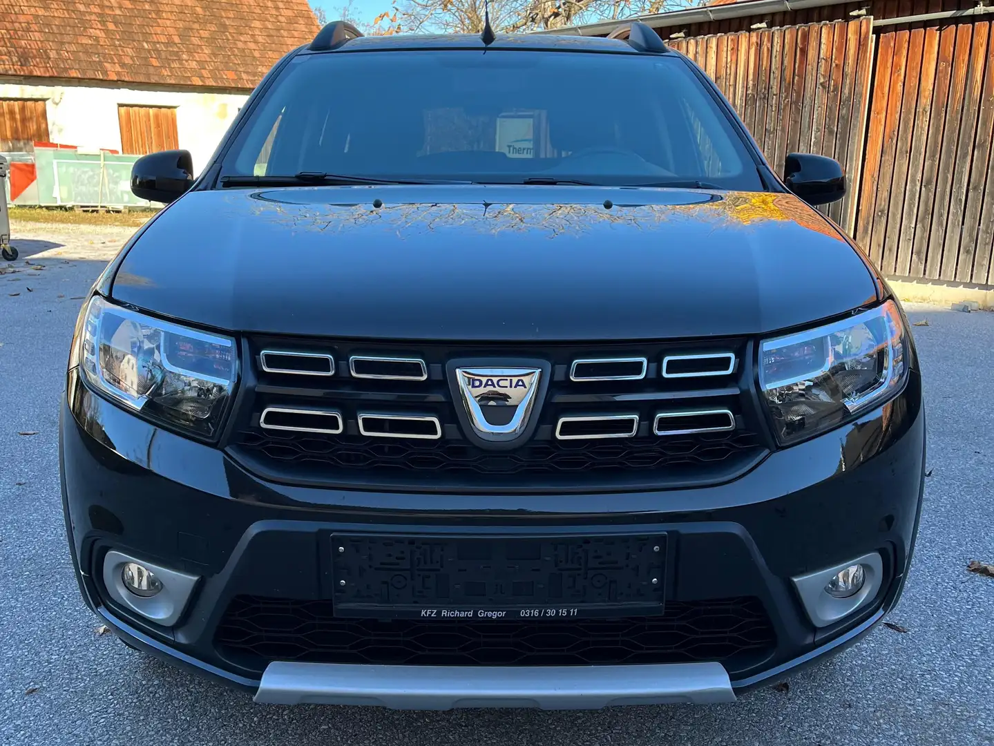 Dacia Logan Logan MCV Stepway TCe 90 Stepway Schwarz - 1