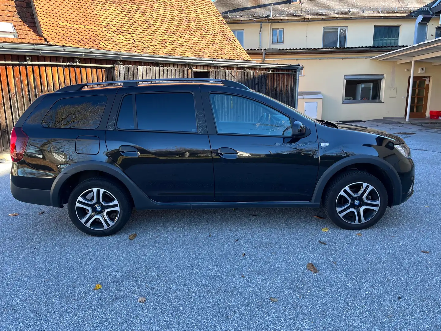 Dacia Logan Logan MCV Stepway TCe 90 Stepway Schwarz - 2