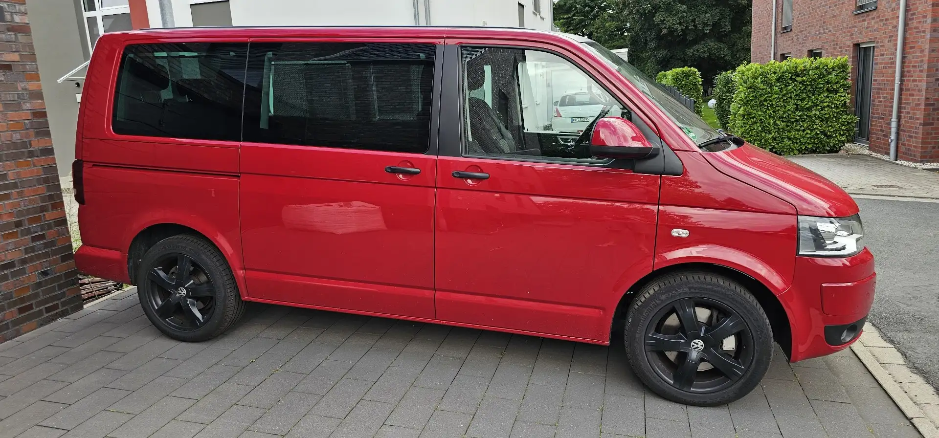 Volkswagen T5 Multivan Multivan Edition 25 Rouge - 1