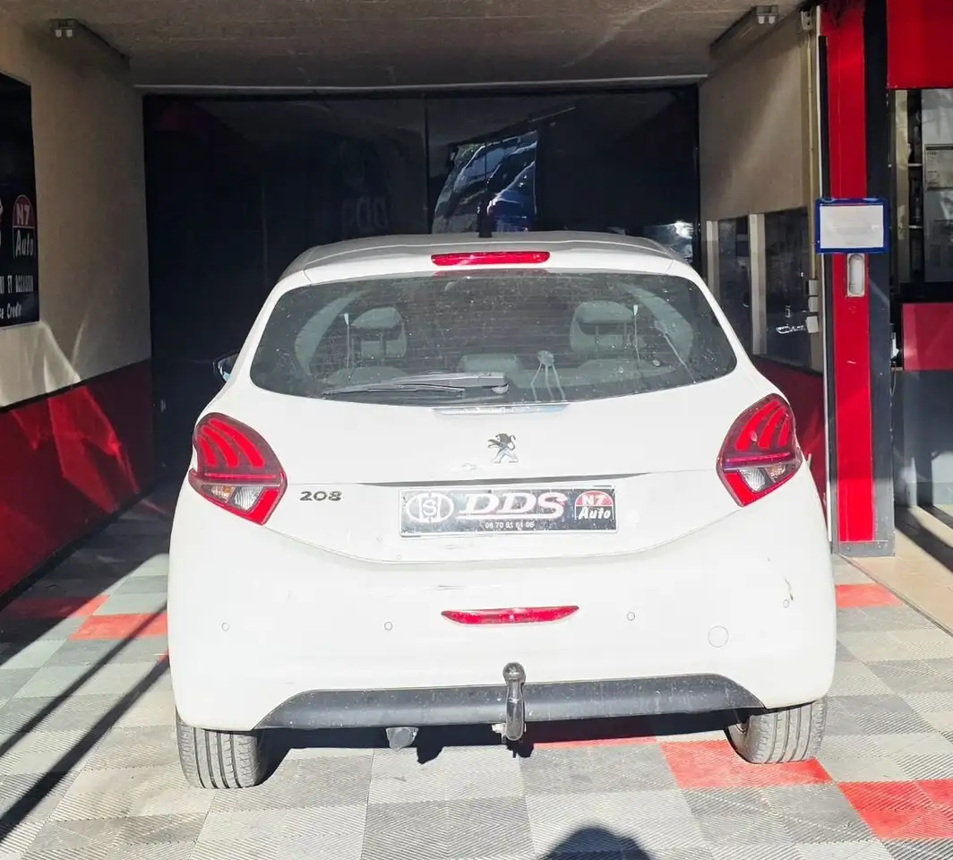 Peugeot 208 208 — photo 14