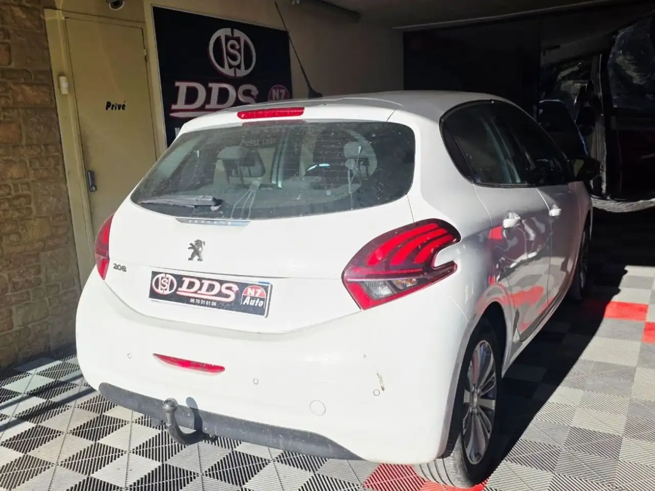 Peugeot 208 208 — photo 2