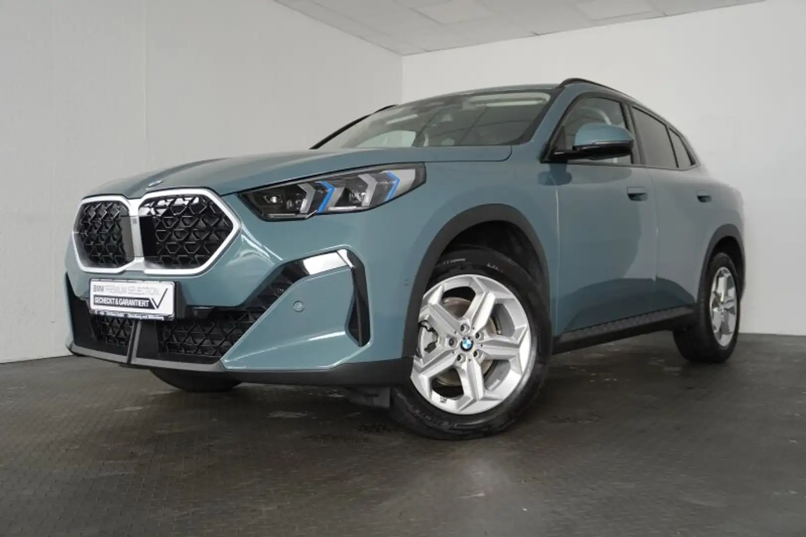 BMW X2 sDrive18d *AHK.LED-SW.PARKASSIST* Groen - 2