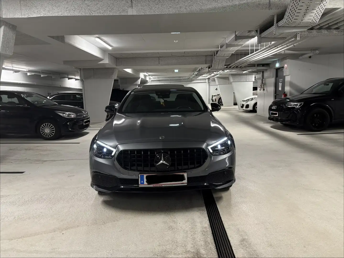 Mercedes-Benz E 300 300e PHEV 4Matic Austria Edition Aut. - 1