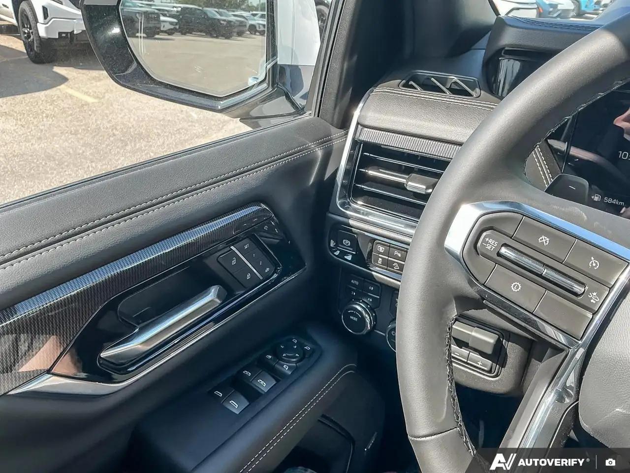 GMC Yukon photo GMC Yukon