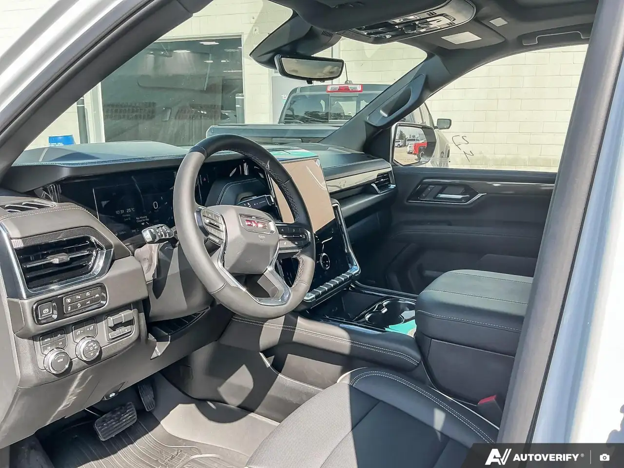 GMC Yukon photo GMC Yukon