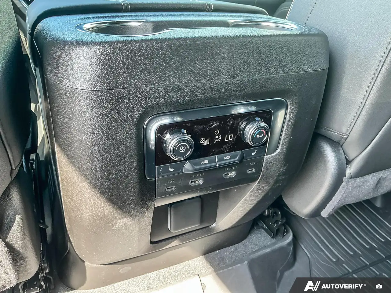 GMC Yukon photo GMC Yukon