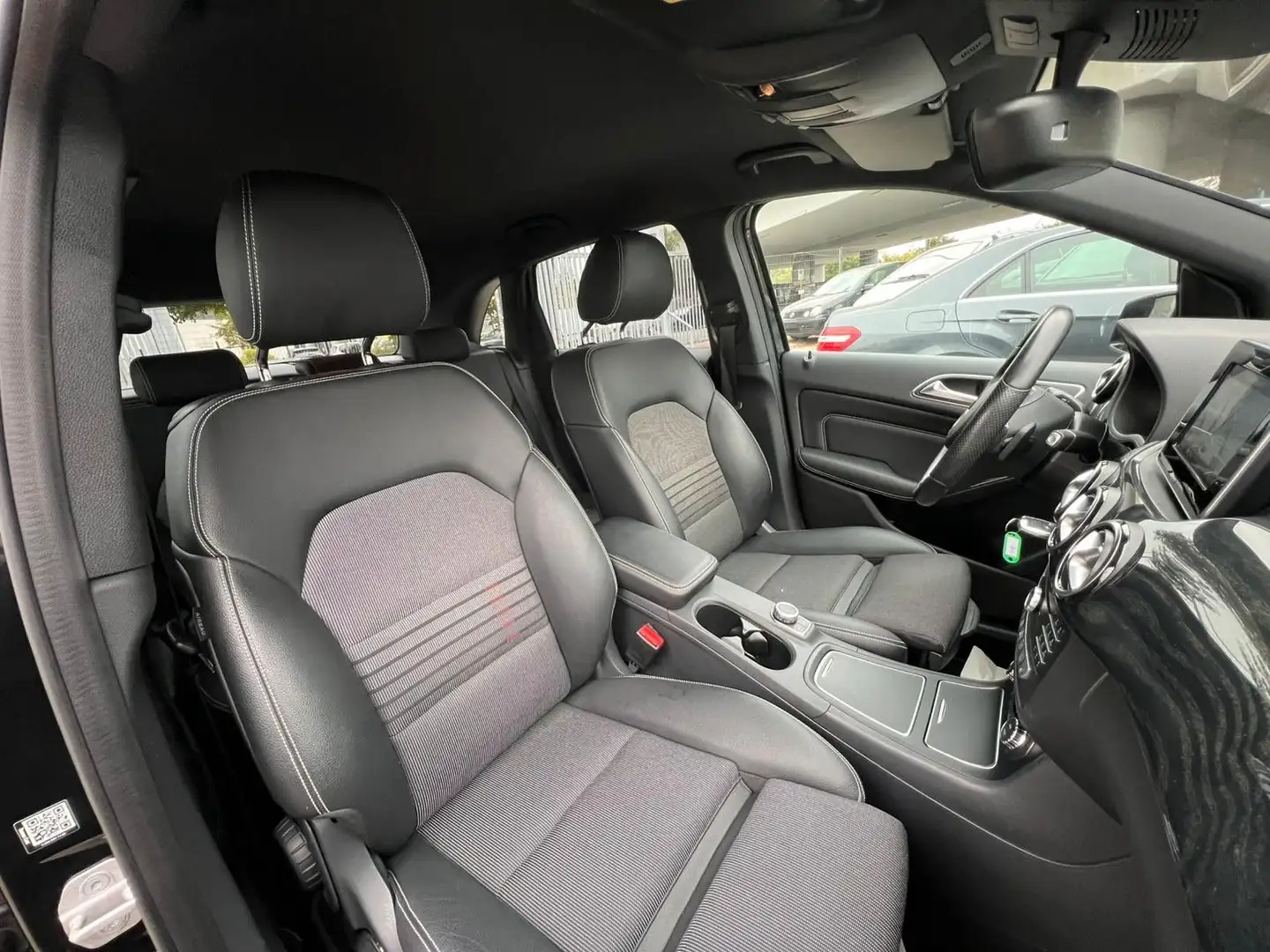 Mercedes-Benz B 220 4Matic/7G-Tr/R.Kamera/Navi/ Sports Tourer Schwarz - 2