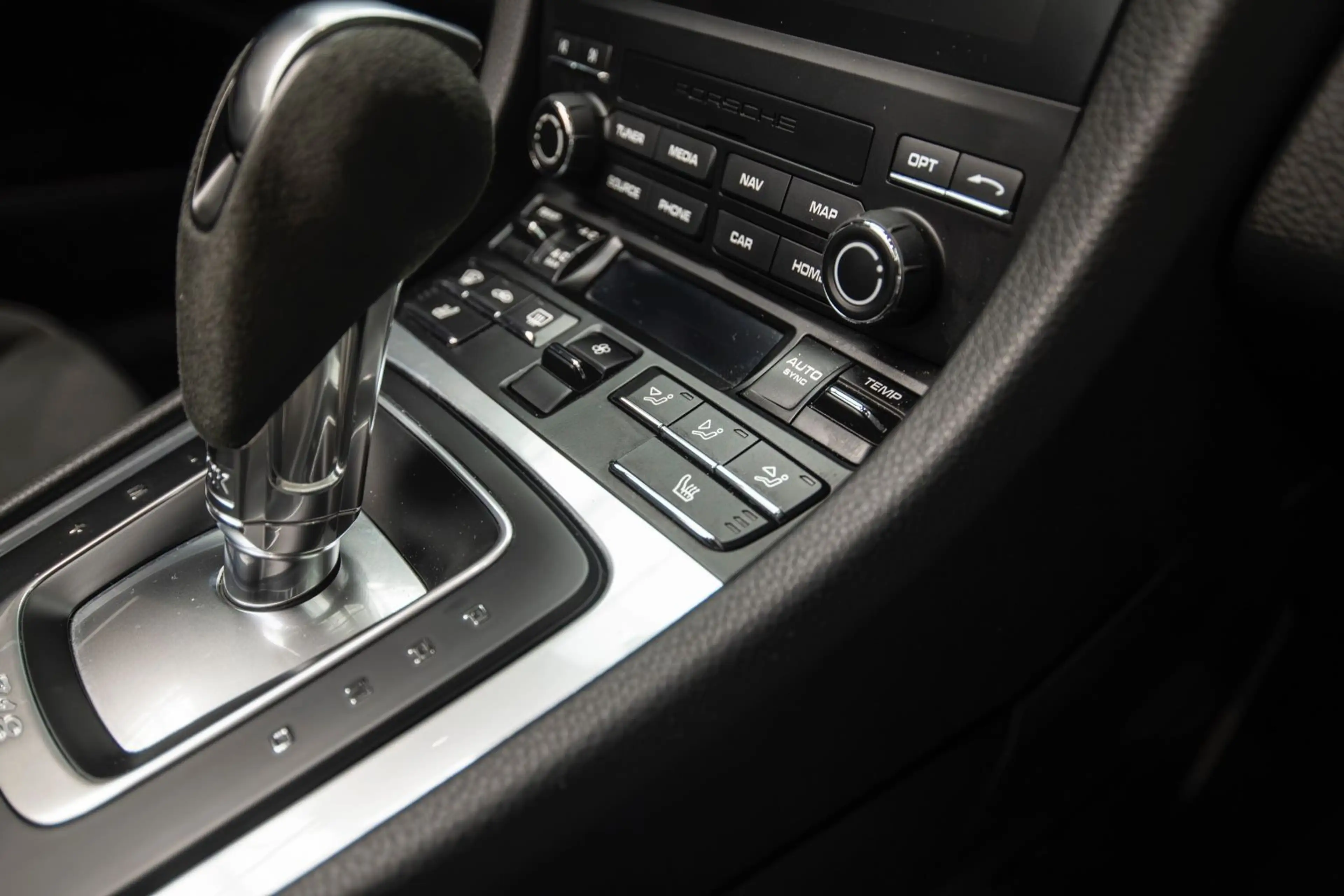 Porsche Boxster GTS 4.0 - PDK - Bose - SHZ - PDLS - PASM — photo 38