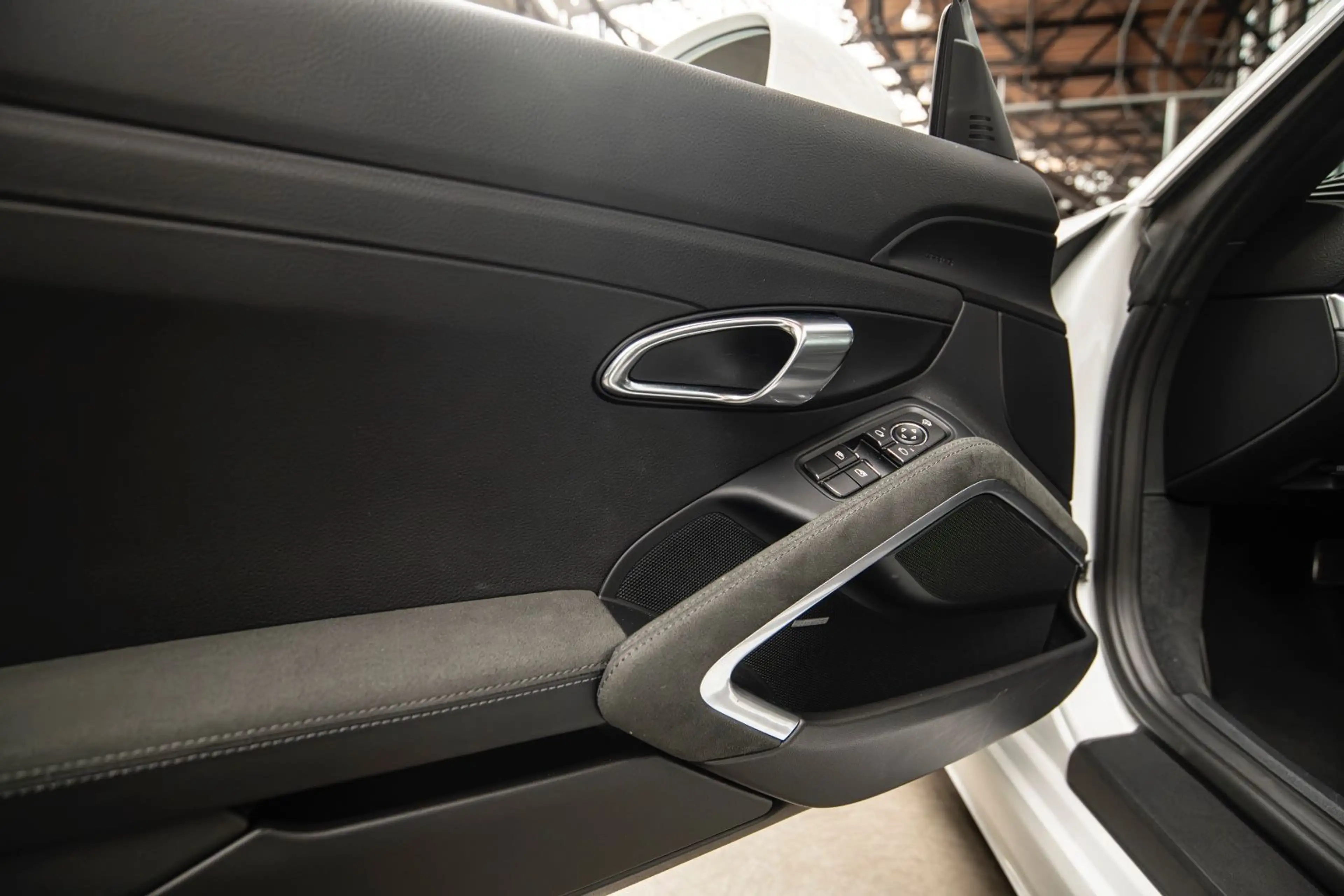 Porsche Boxster GTS 4.0 - PDK - Bose - SHZ - PDLS - PASM — photo 36