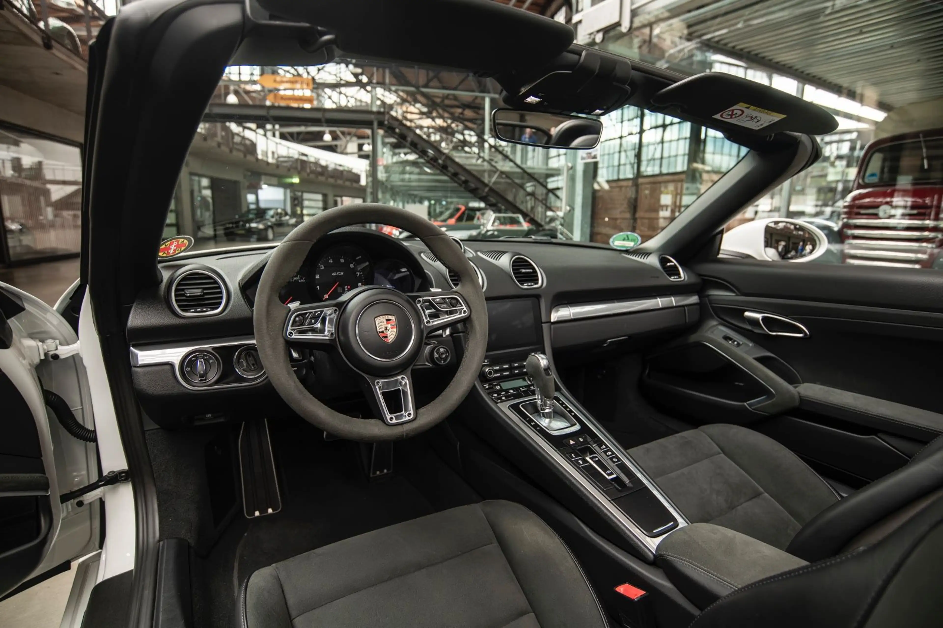 Porsche Boxster GTS 4.0 - PDK - Bose - SHZ - PDLS - PASM — photo 28