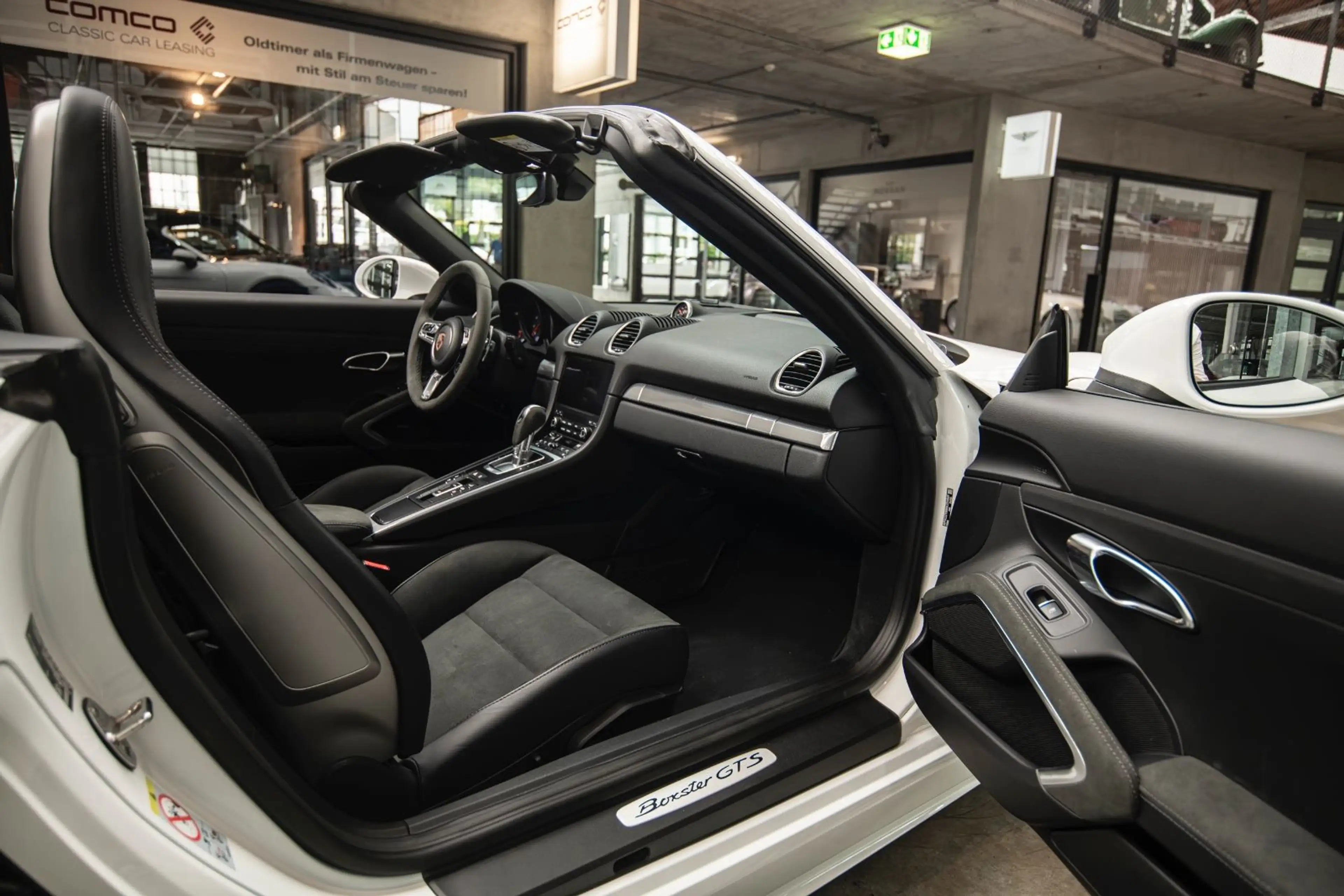 Porsche Boxster GTS 4.0 - PDK - Bose - SHZ - PDLS - PASM — photo 32