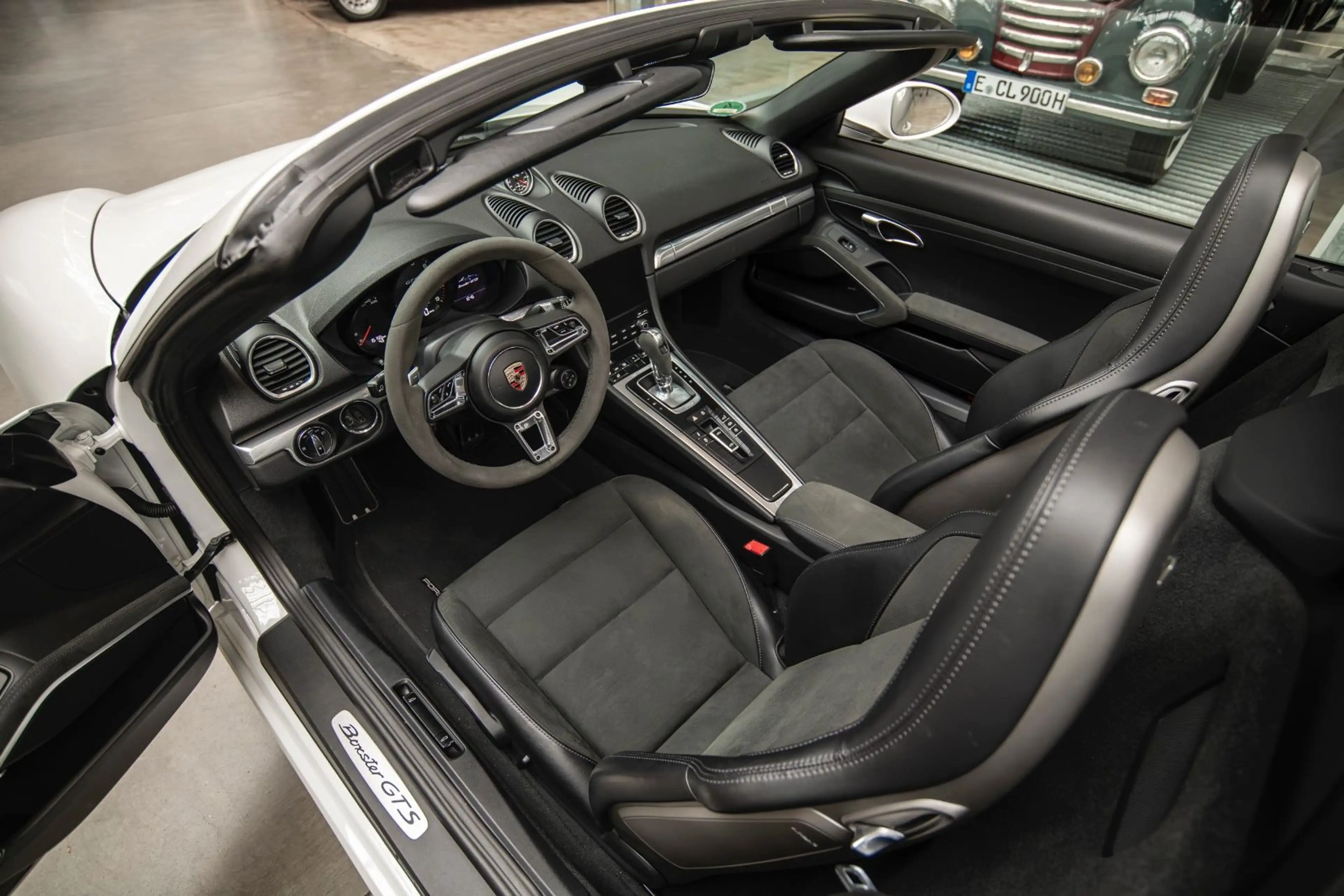 Porsche Boxster GTS 4.0 - PDK - Bose - SHZ - PDLS - PASM — photo 29