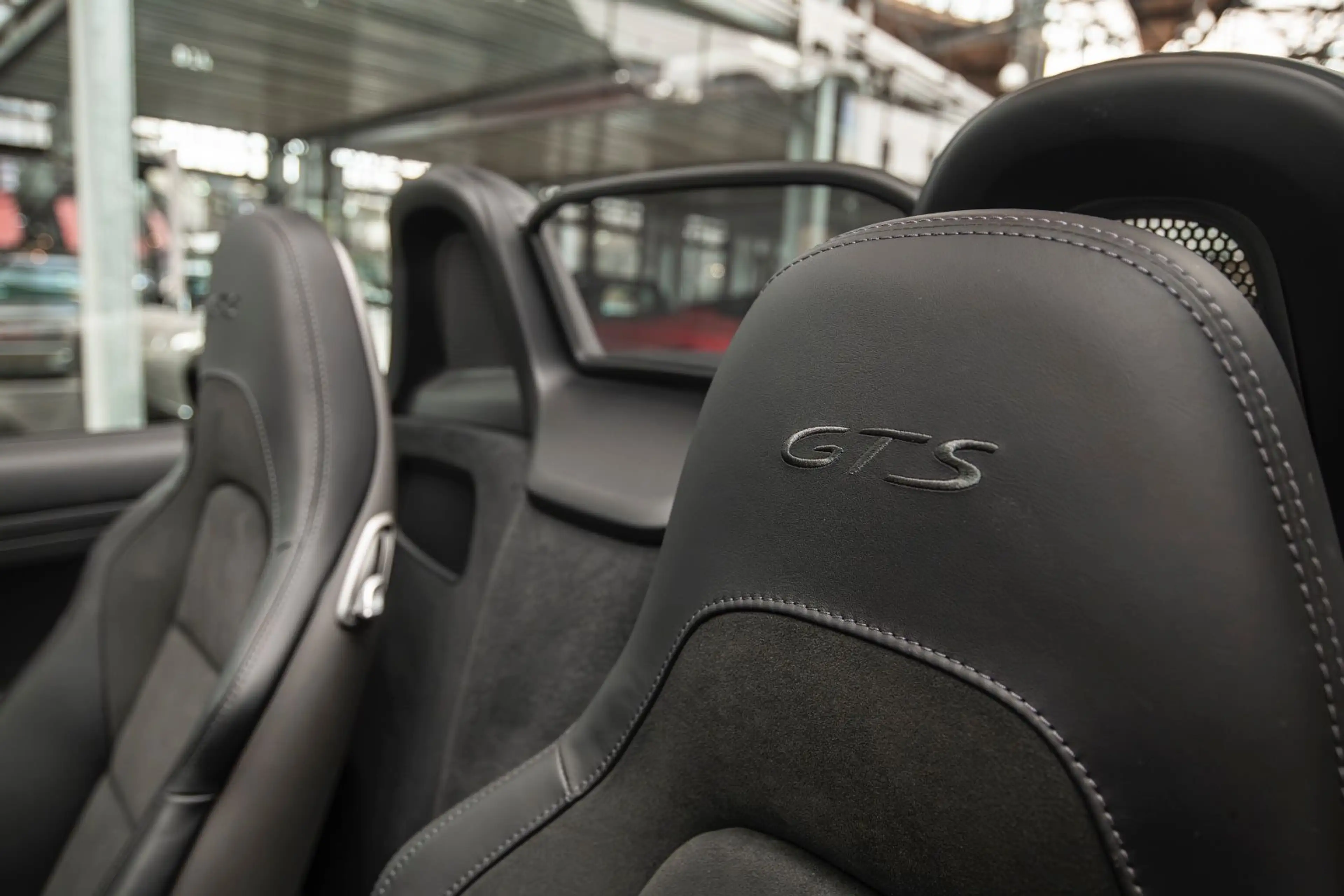 Porsche Boxster GTS 4.0 - PDK - Bose - SHZ - PDLS - PASM — photo 35