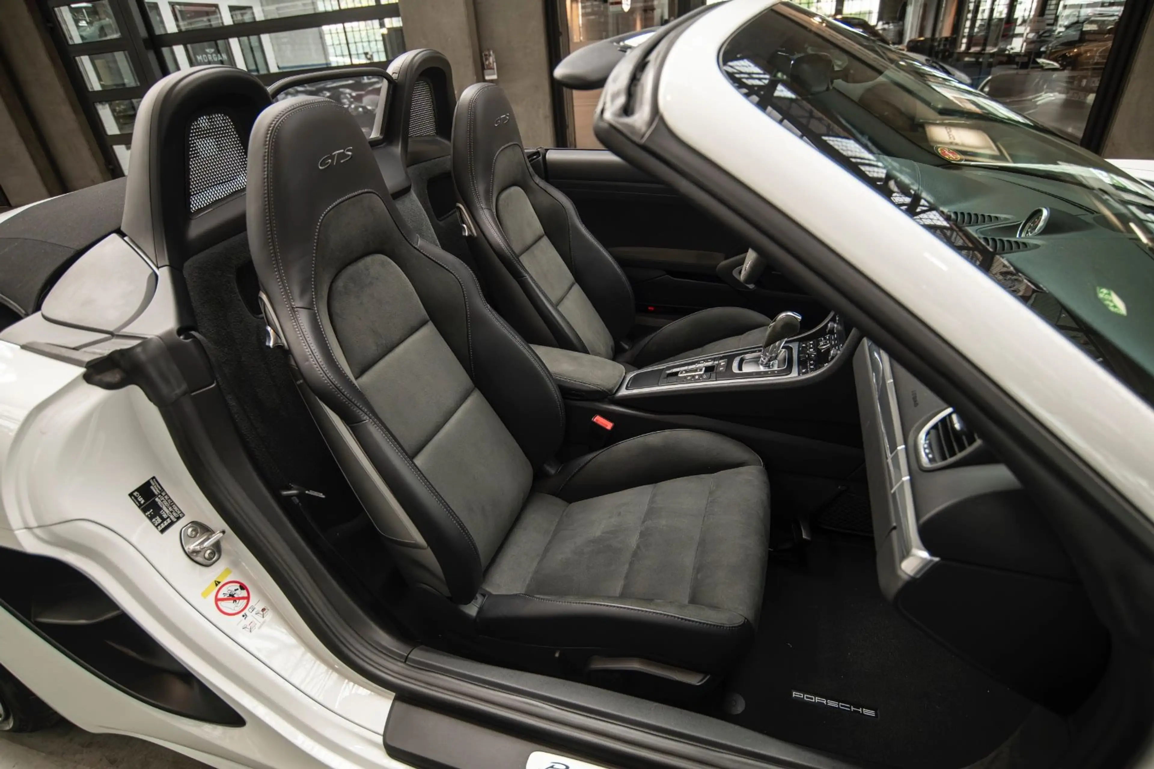 Porsche Boxster GTS 4.0 - PDK - Bose - SHZ - PDLS - PASM — photo 34