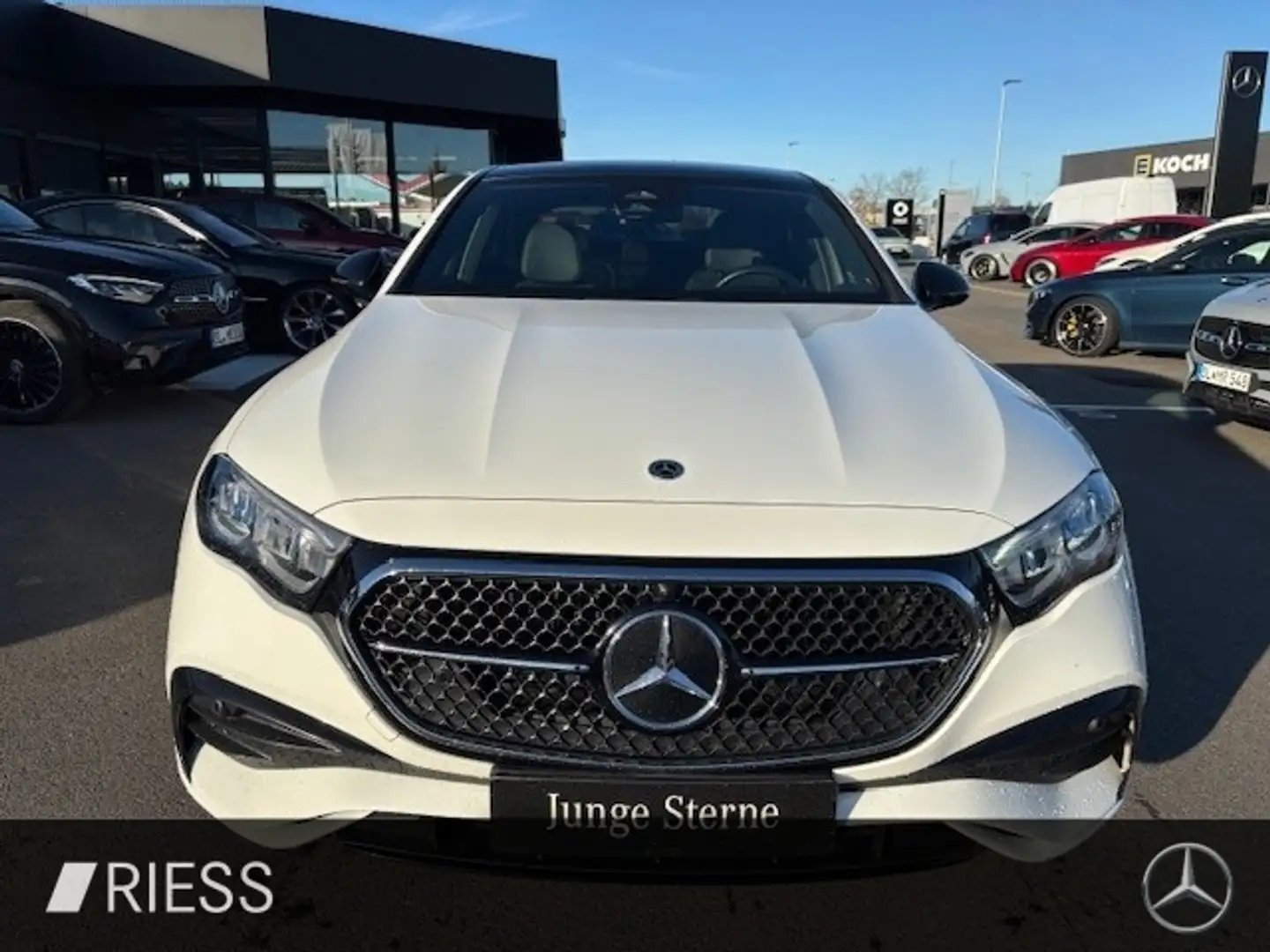 Mercedes-Benz E 300 e Limo AMG Sport Distr Navi LED Pano W-Paket Weiß - 2