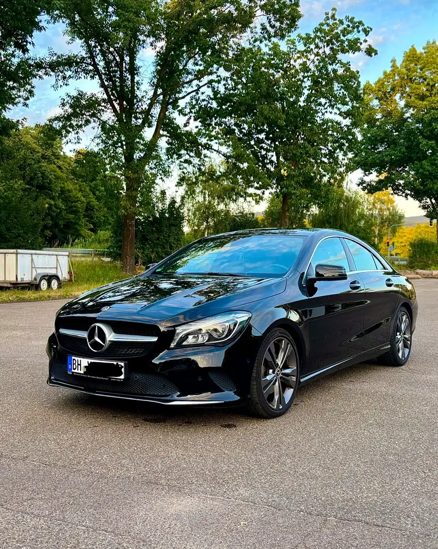 Mercedes-Benz CLA 200 d 7G-DCT Urban Schwarz - 2