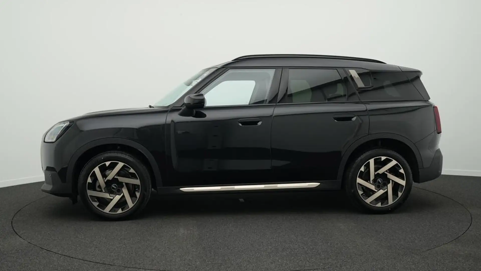 MINI Countryman C Favoured Trim Schwarz - 2