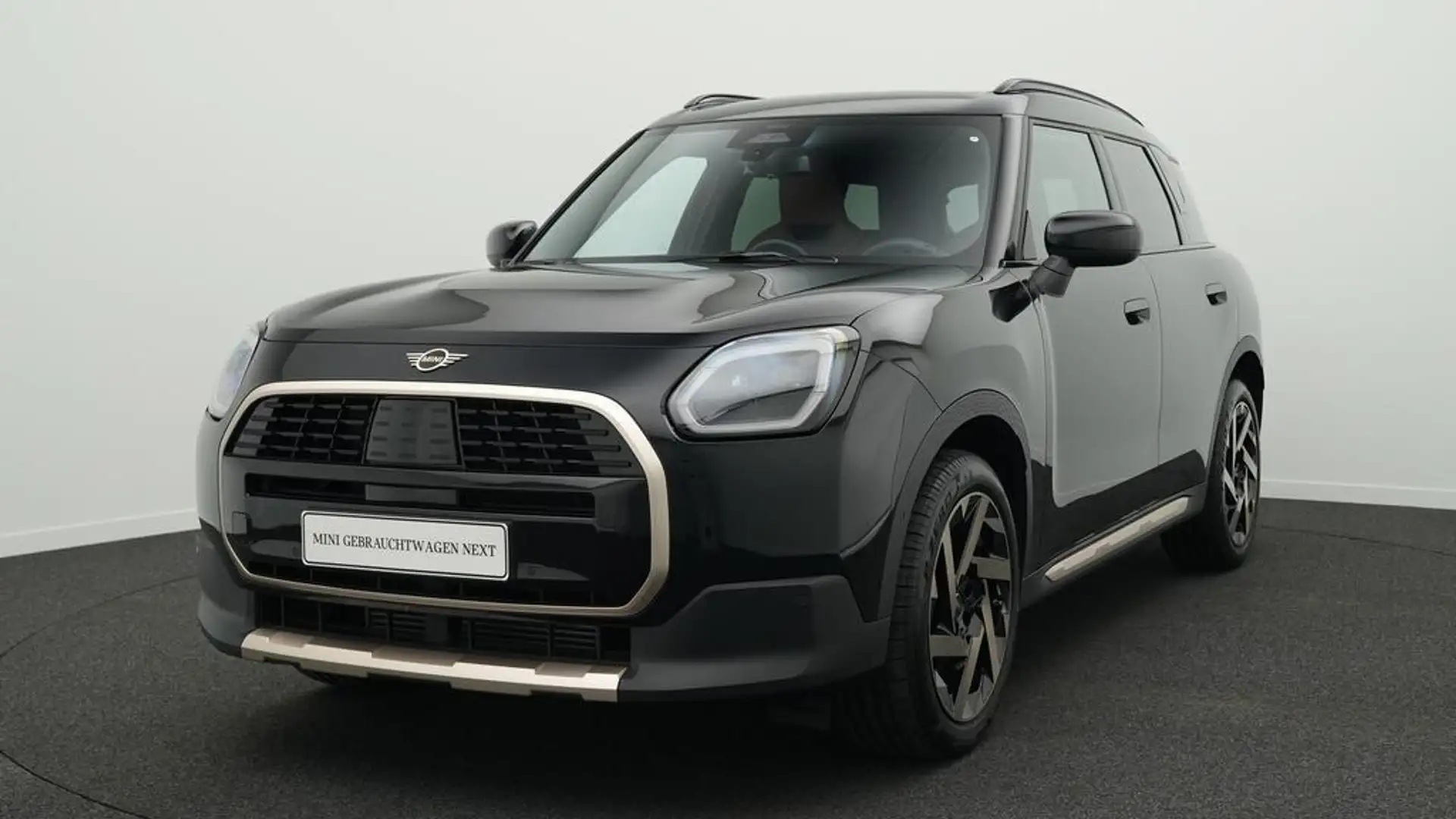 MINI Countryman C Favoured Trim Schwarz - 1