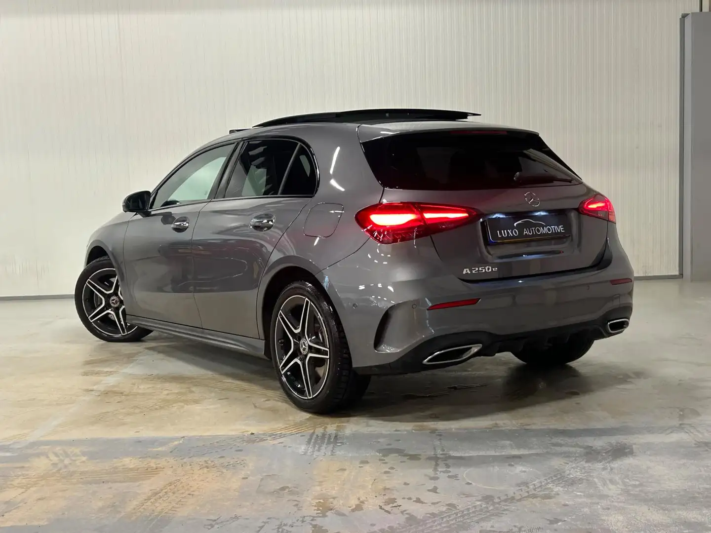 Mercedes-Benz A 250 e AMG | PANO | HUD | 360 CAMERA | MEMORY | MULTIBE Gris - 2