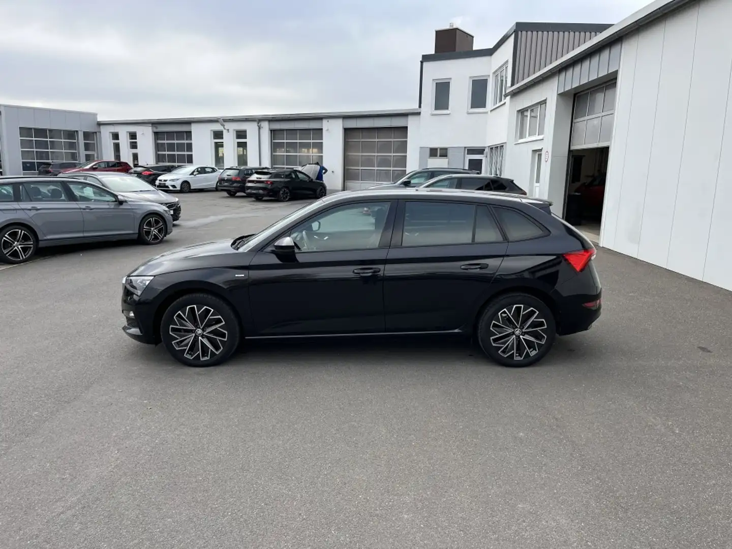 Skoda Scala 1.5 TSI DSG Drive 132€ m. 20% Anzahlung Panorama Noir - 2