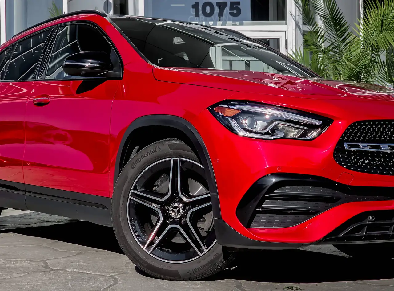 Mercedes-Benz GLA photo Mercedes-Benz GLA