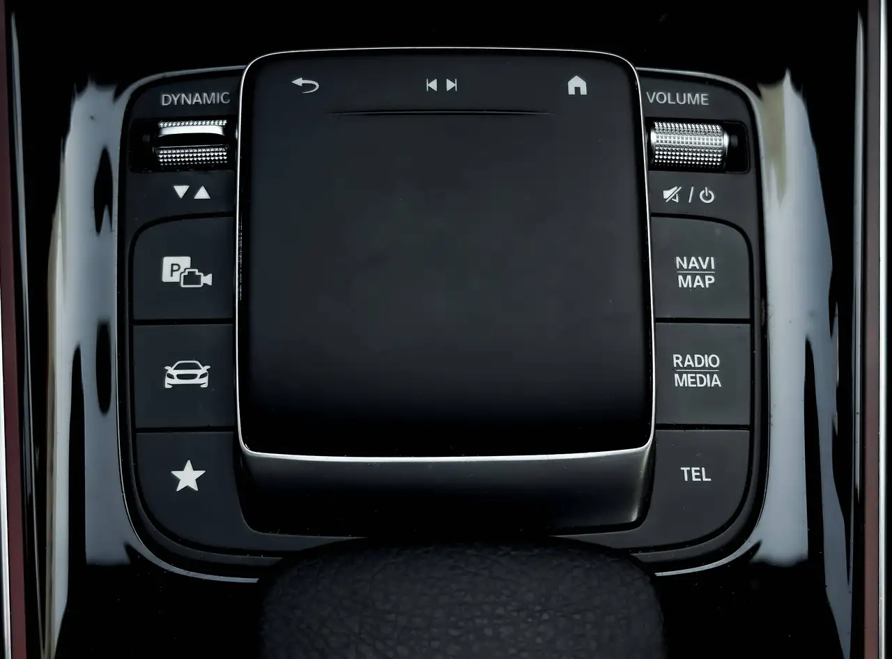 Mercedes-Benz GLA photo Mercedes-Benz GLA