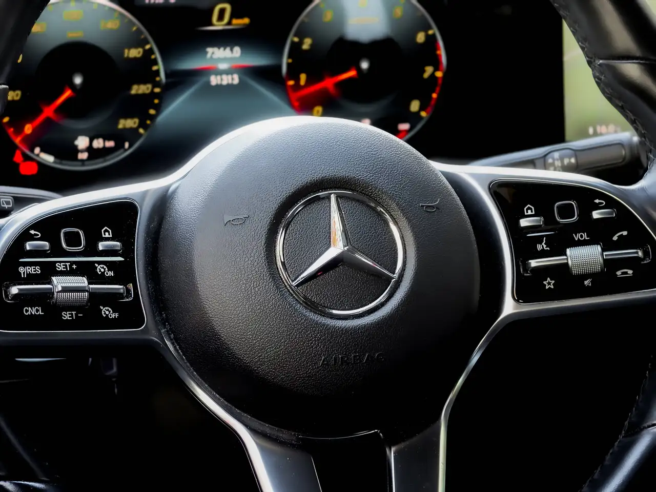 Mercedes-Benz GLA photo Mercedes-Benz GLA