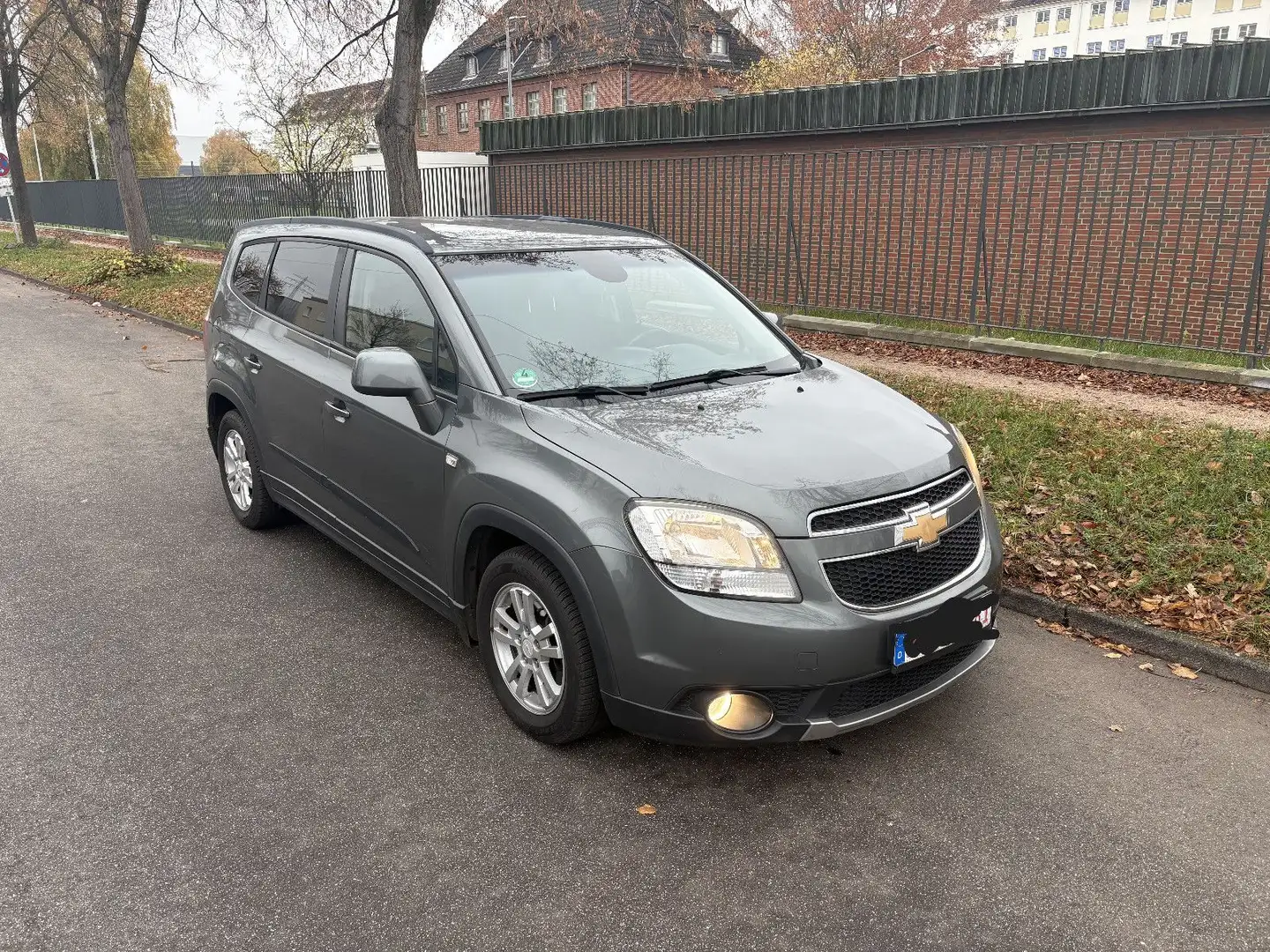 Chevrolet Orlando LT KLIMA ALU AUTOMATIK 7-SITZER Grau - 2