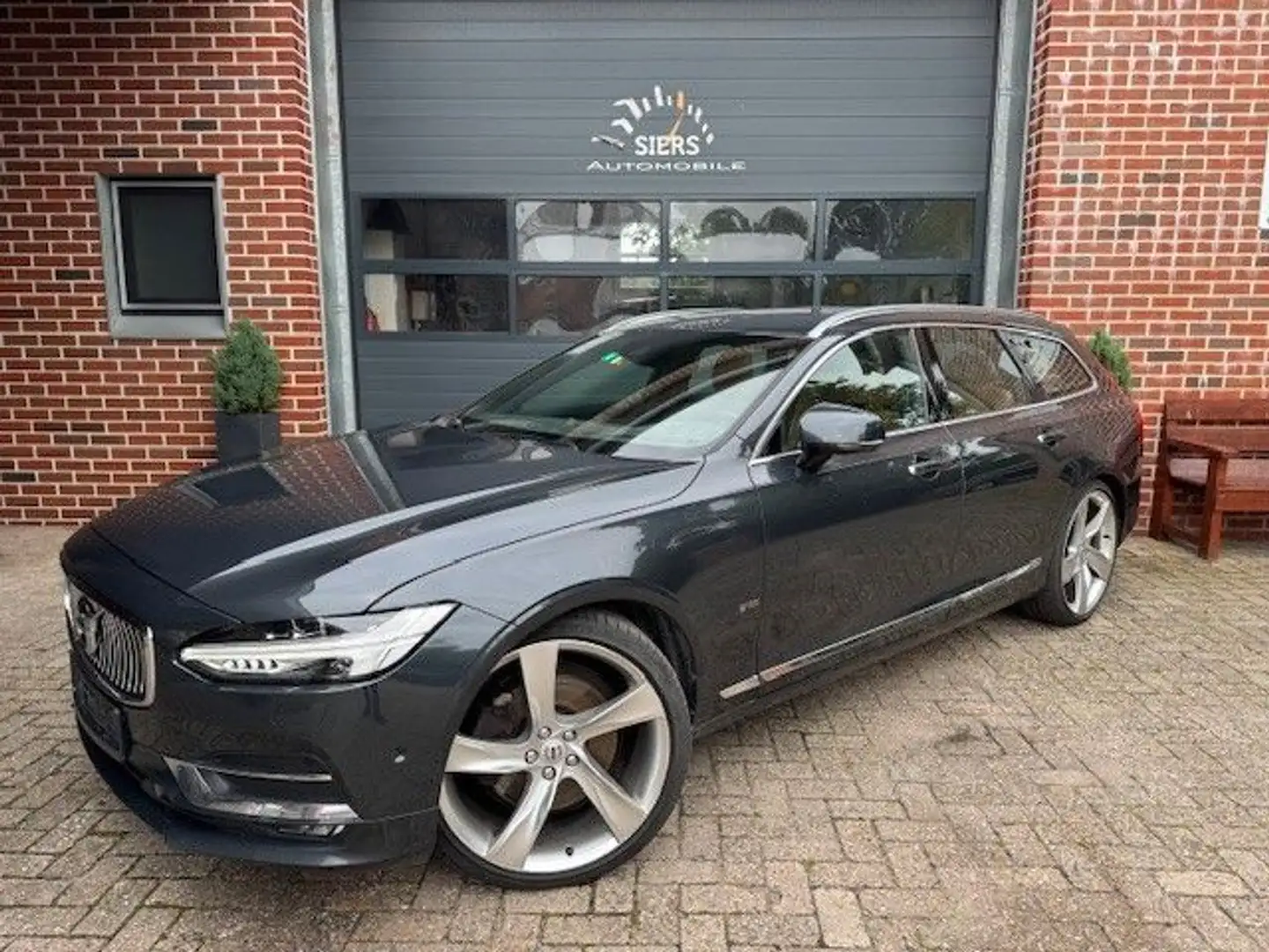 Volvo V90 D5 INSCRIPTION AWD AUT,LEDER,PANO,FULL LED Gri - 1