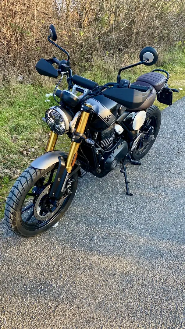 Triumph Scrambler 400 X - 1