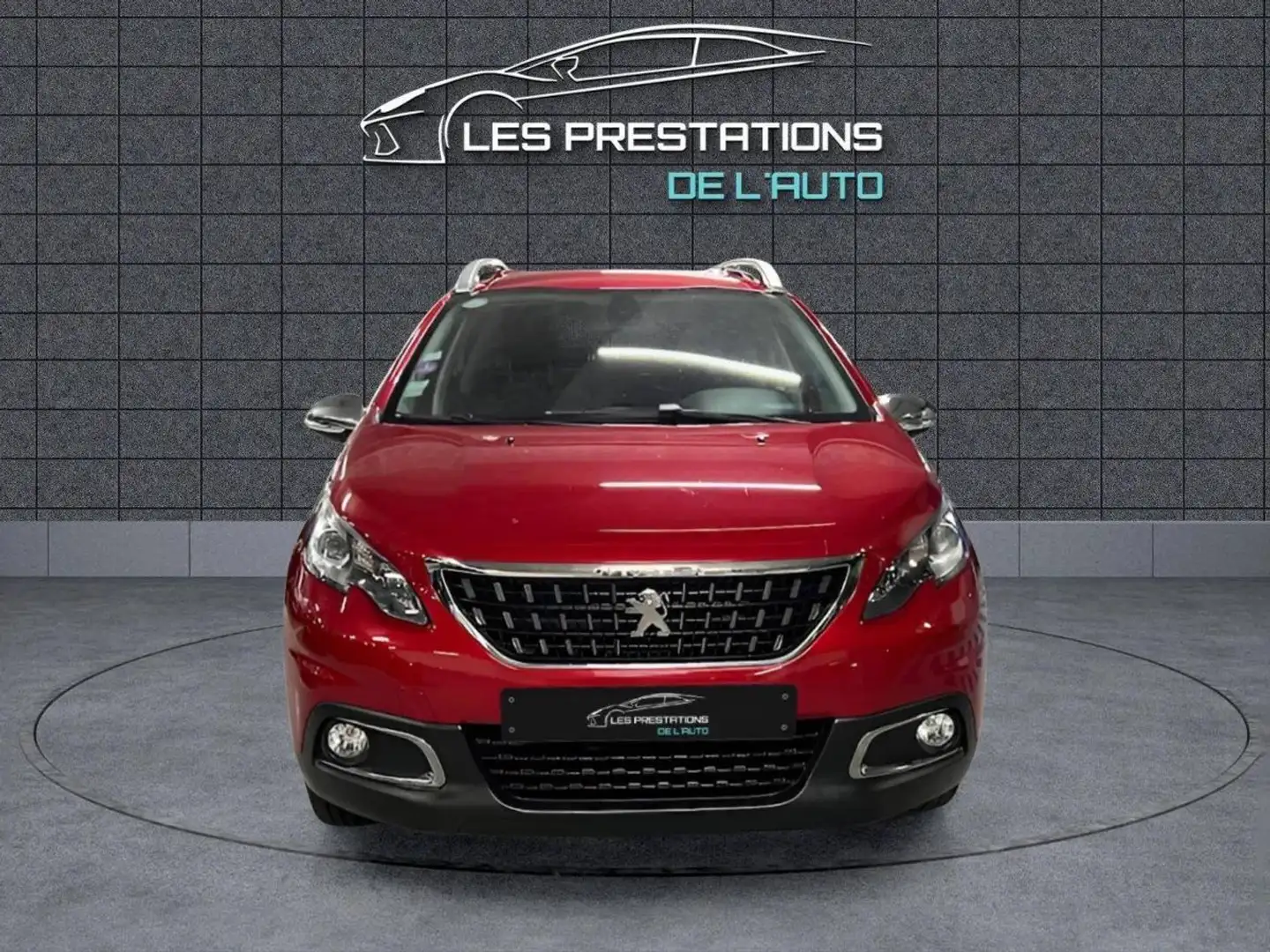 Peugeot 2008 1.2 PureTech 82ch Style Rouge - 2