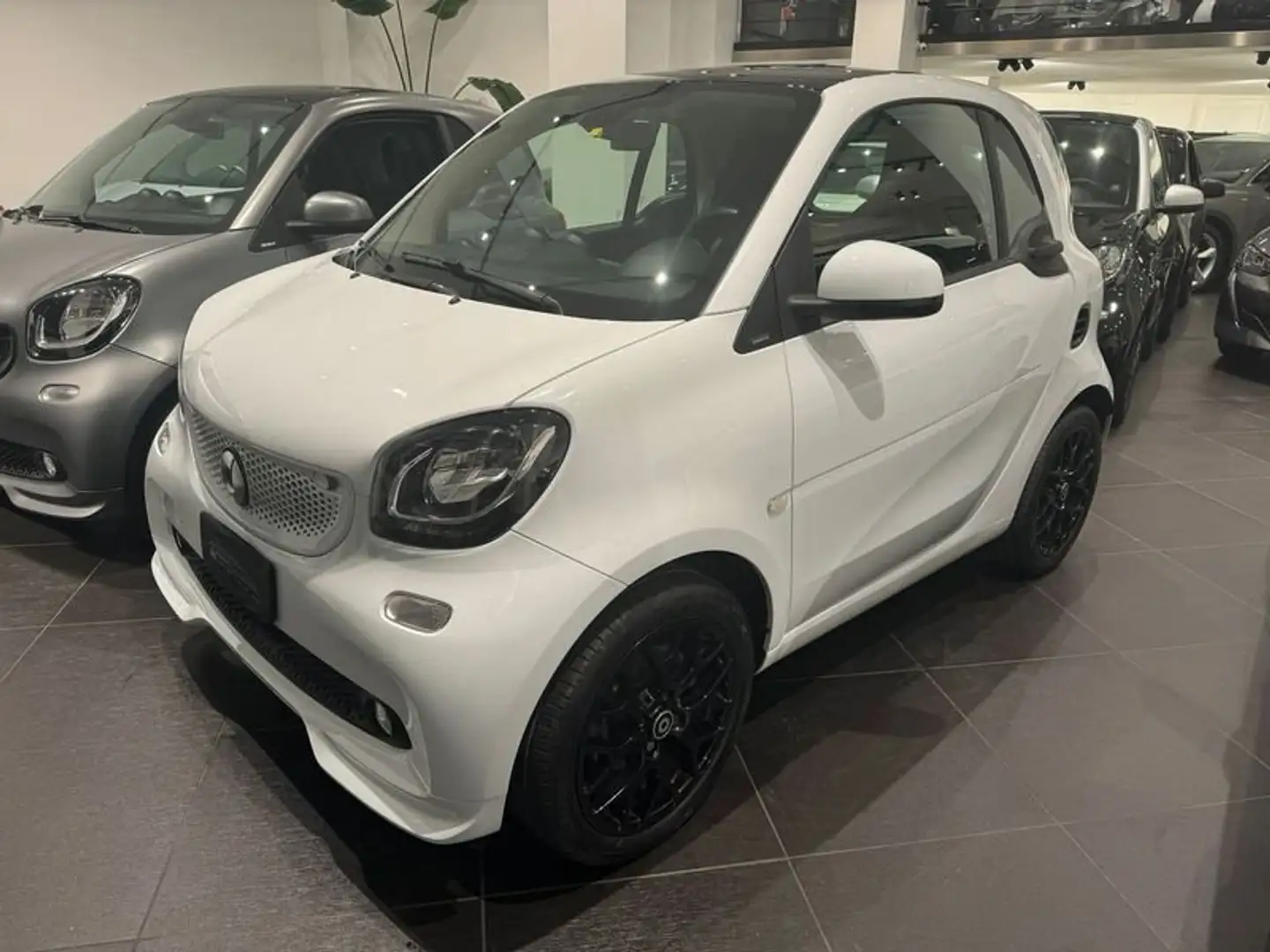 smart forTwo 70 1.0 twinamic Superpassion Weiß - 1