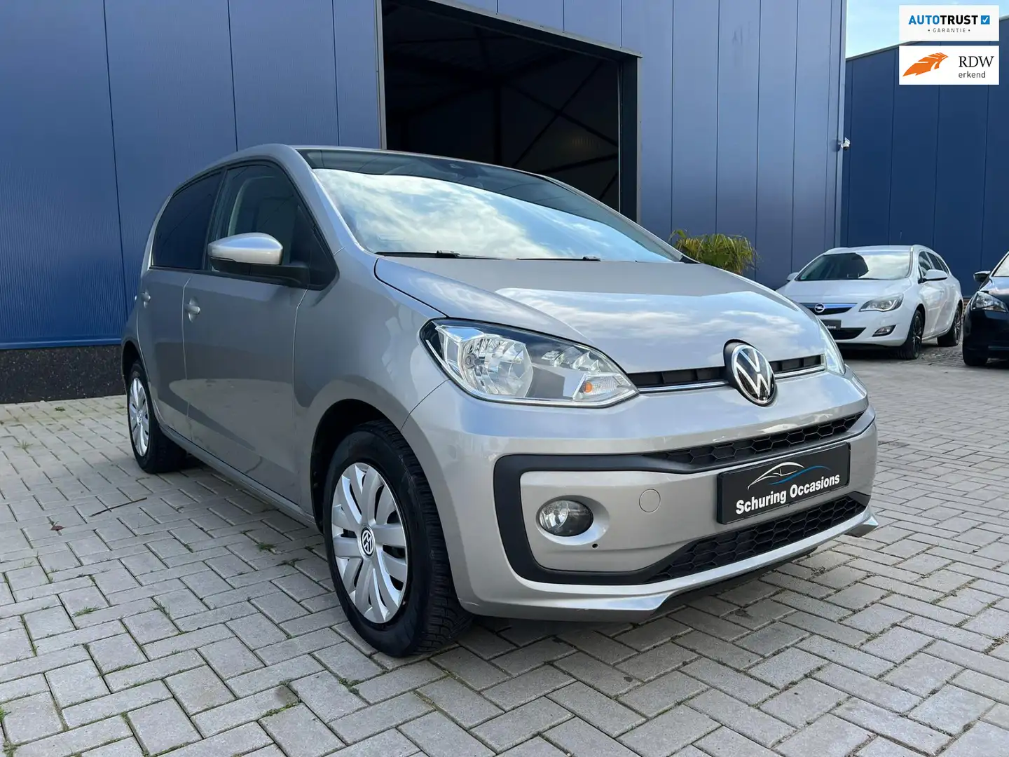 Volkswagen up! 1.0 BMT move up! / CRUISE CONTROL / CAMERA / LANE Grijs - 1
