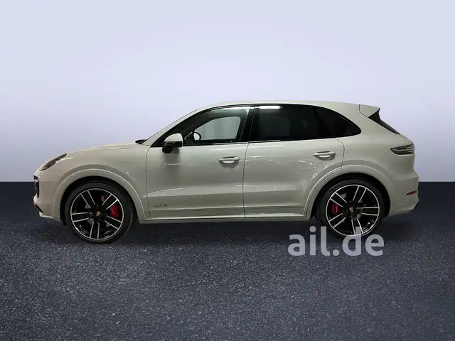 Porsche Cayenne view 5