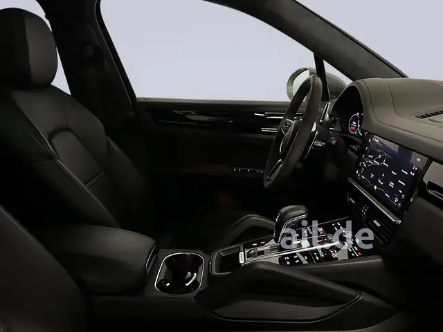 Porsche Cayenne view 8