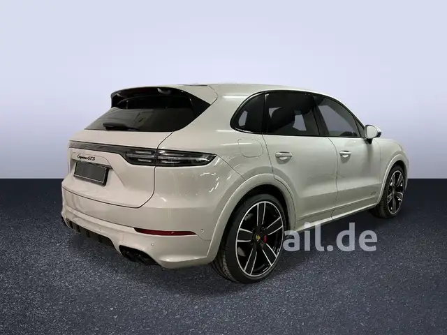 Porsche Cayenne view 9