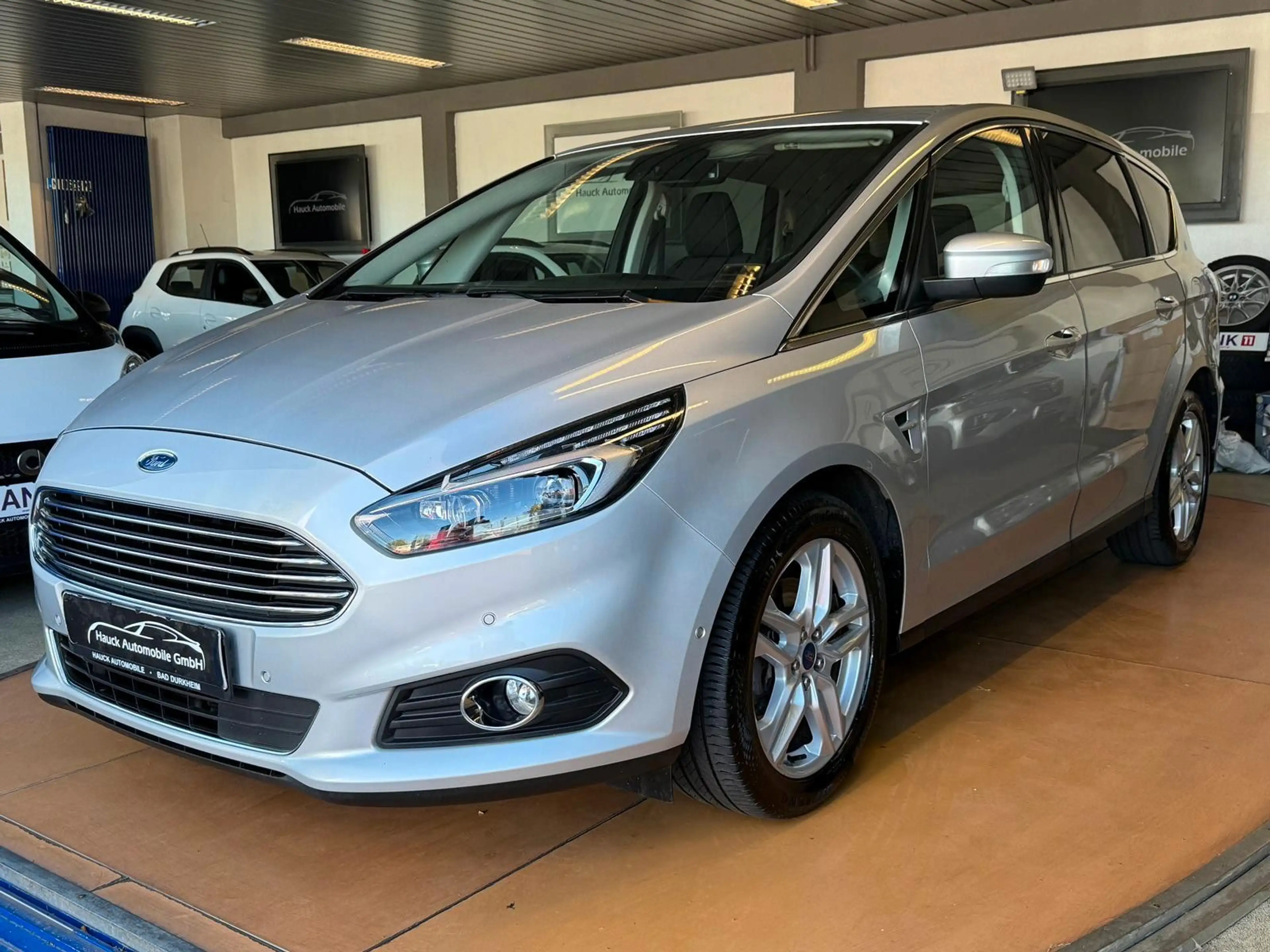Ford S-Max S-MAX Titanium 7-Sitzer / Autom. / Navi / R-Kam