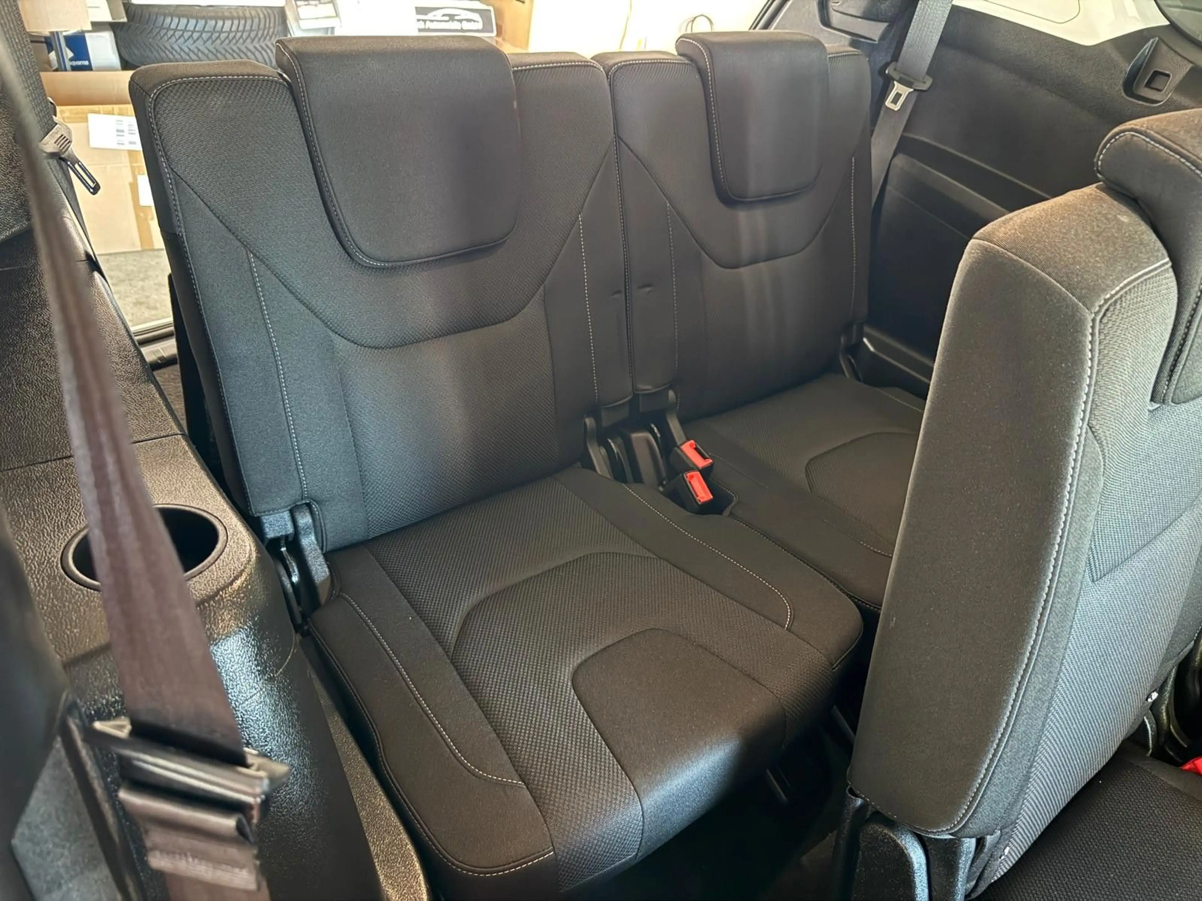 Ford S-Max S-MAX Titanium 7-Sitzer / Autom. / Navi / R-Kam — photo 14