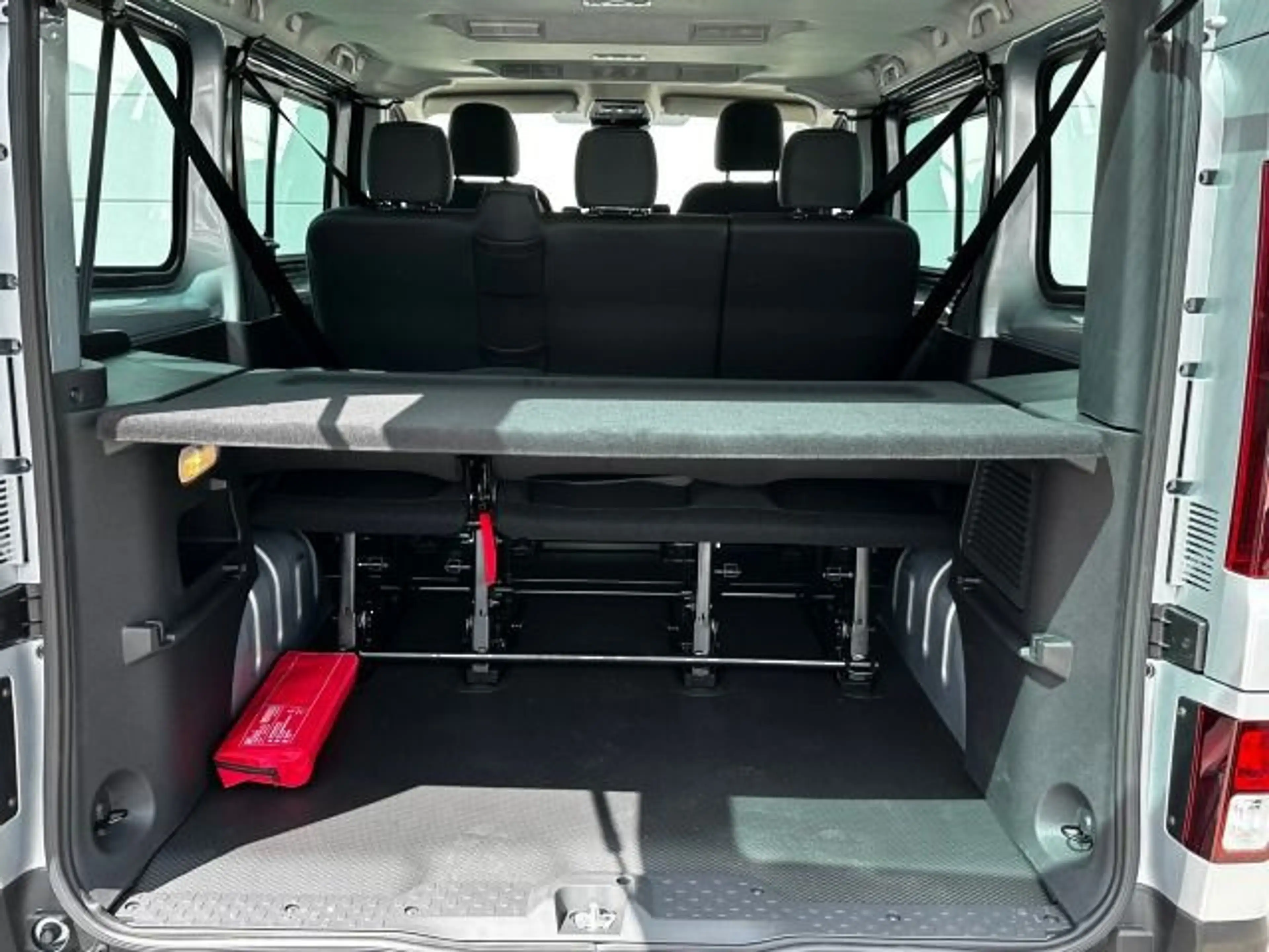 Nissan Primastar Kombi L1H1 Tekna *AUTOMATIK*8-Sitzer* — photo 9