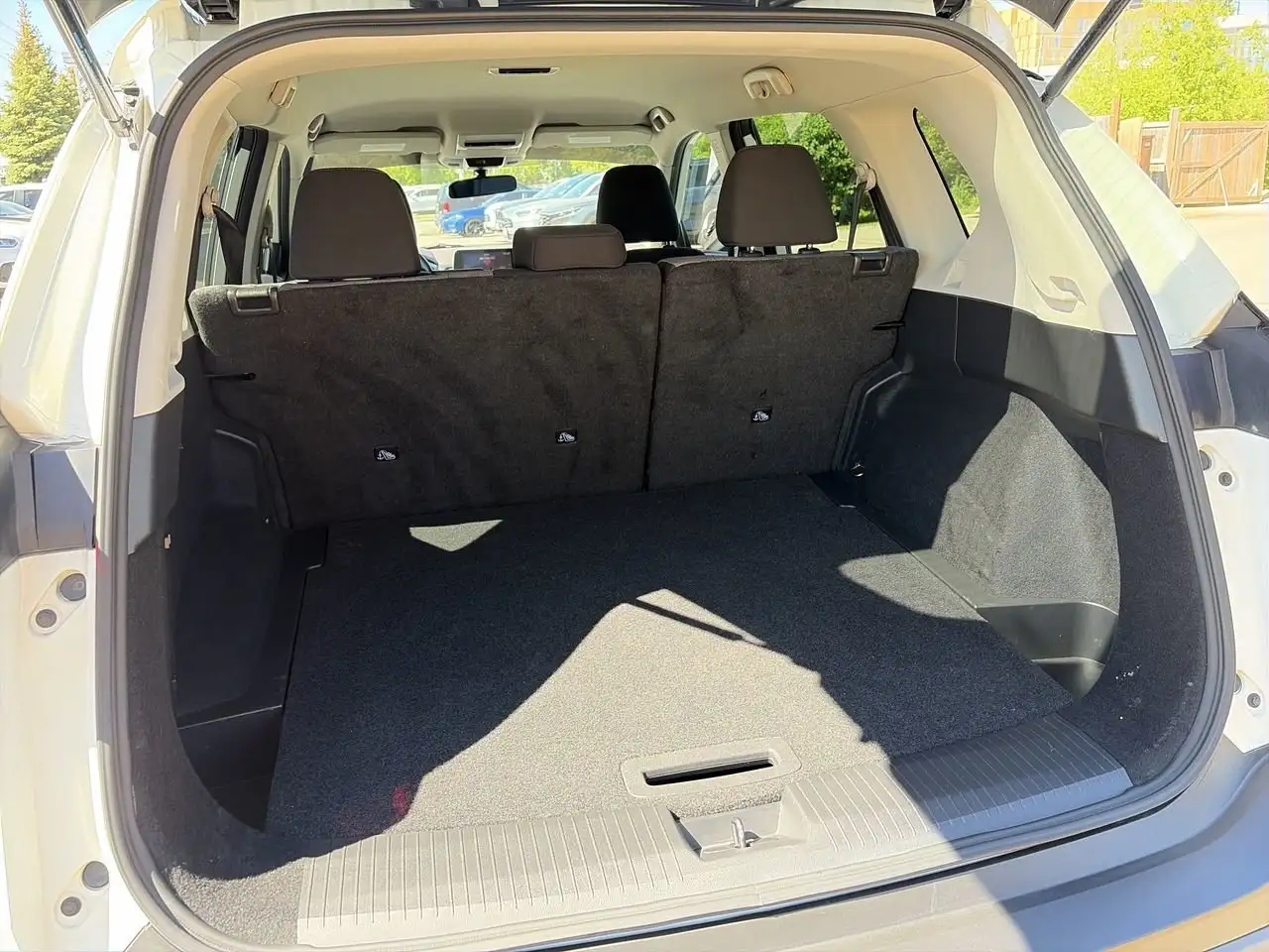 Nissan Rogue снимка Nissan Rogue