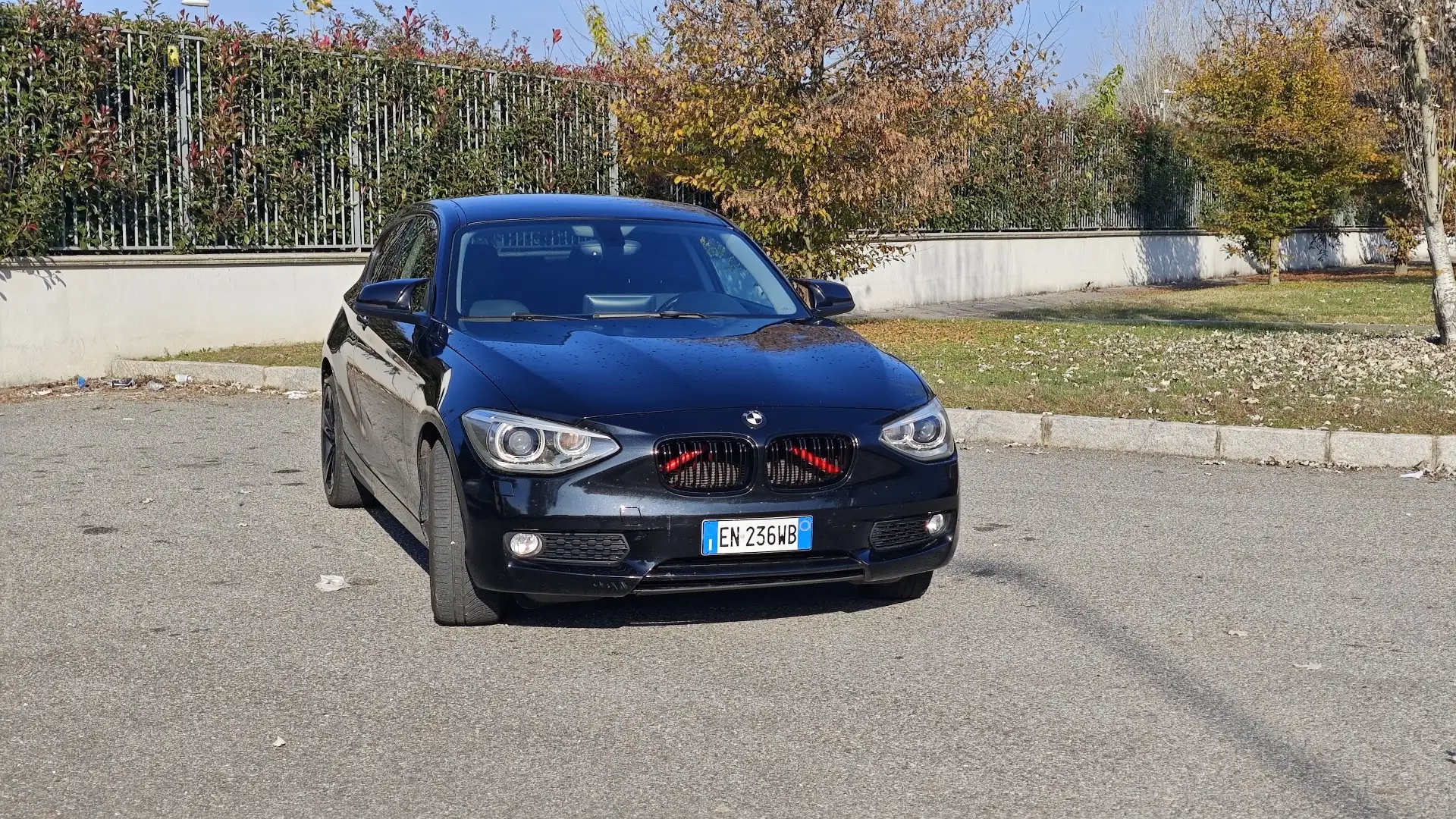 BMW 116 114i - F21 Fekete - 1