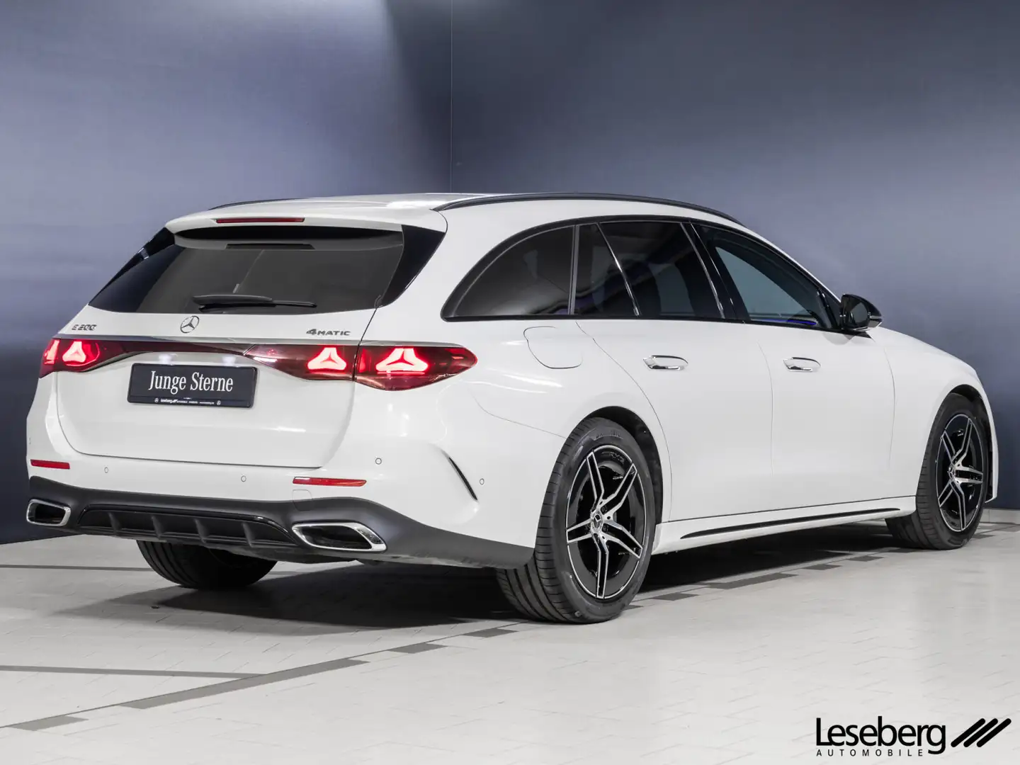 Mercedes-Benz E 200 E 200 T 4M AMG LED/ AHK/ Kamera/ Distronic/ DAB/ Weiß - 2