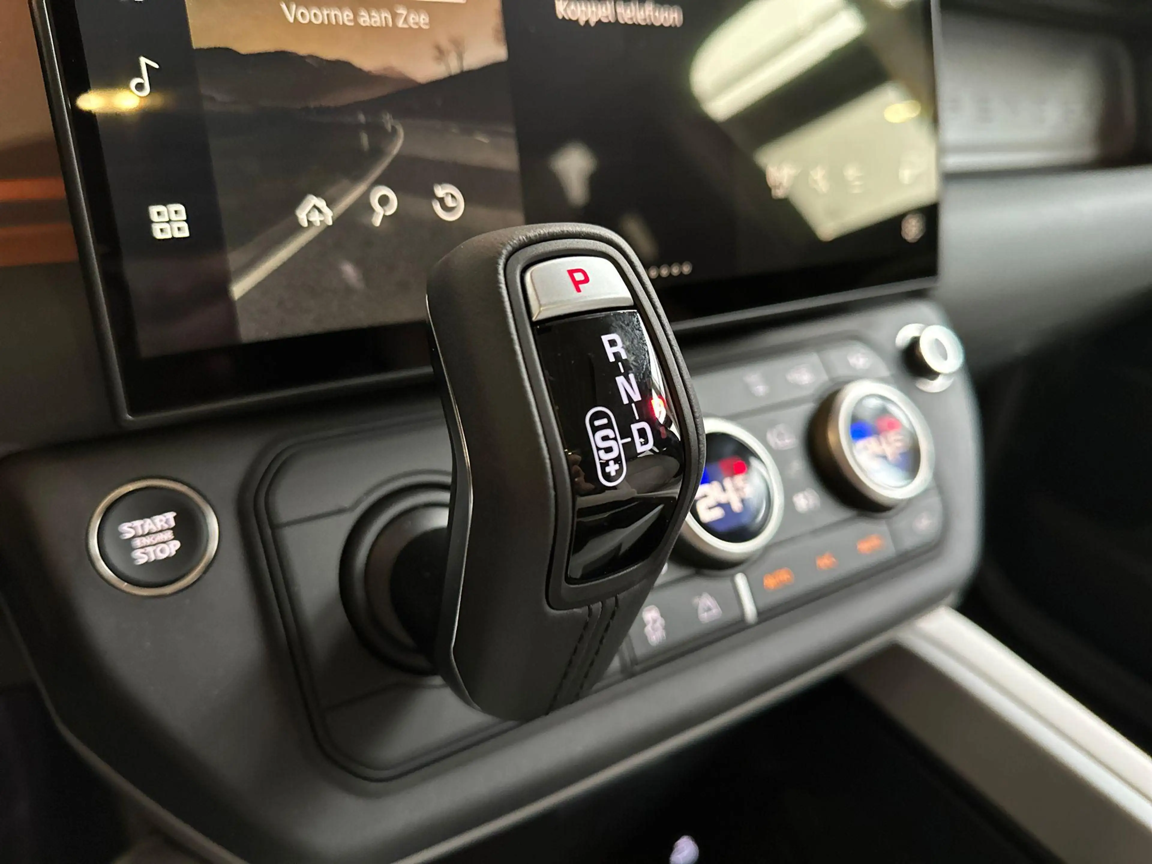 Land Rover Defender P300e 110 X-DYNAMIC HSE -BLACK PACK|22"LM|COOLBOX| — photo 16