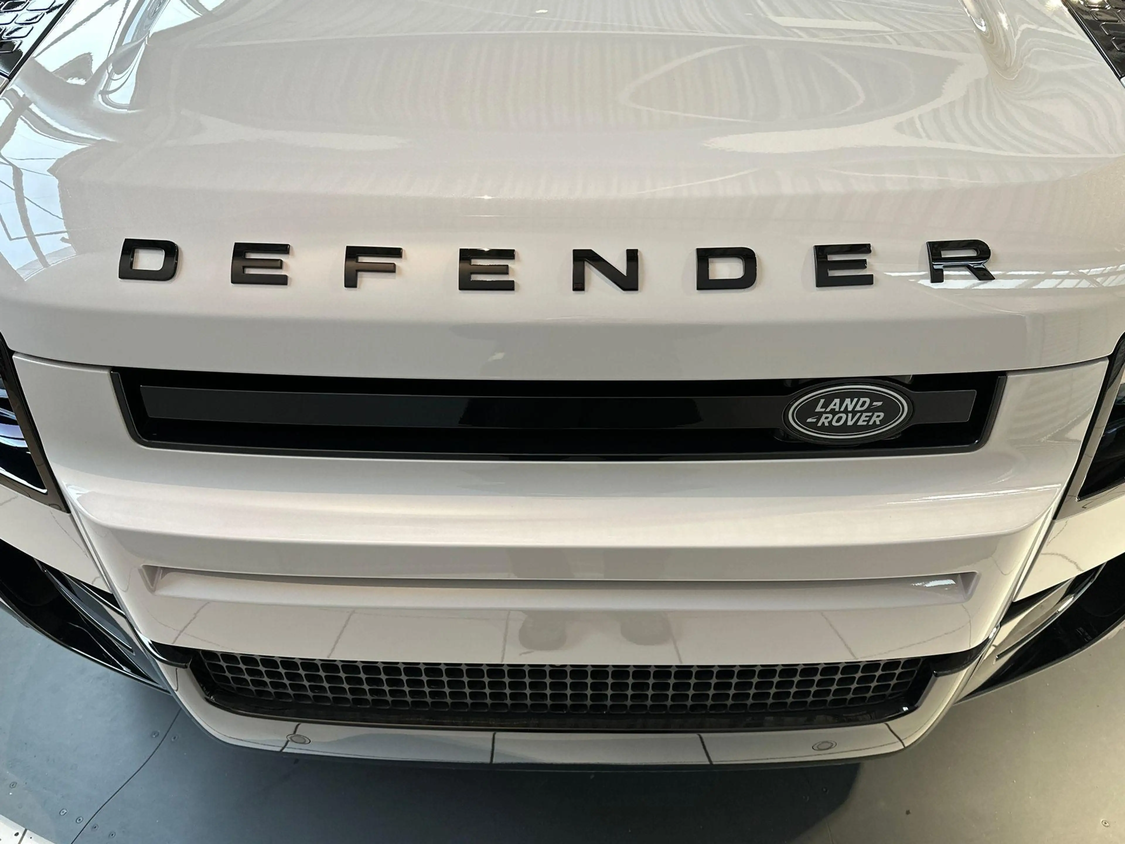 Land Rover Defender P300e 110 X-DYNAMIC HSE -BLACK PACK|22"LM|COOLBOX| — photo 26
