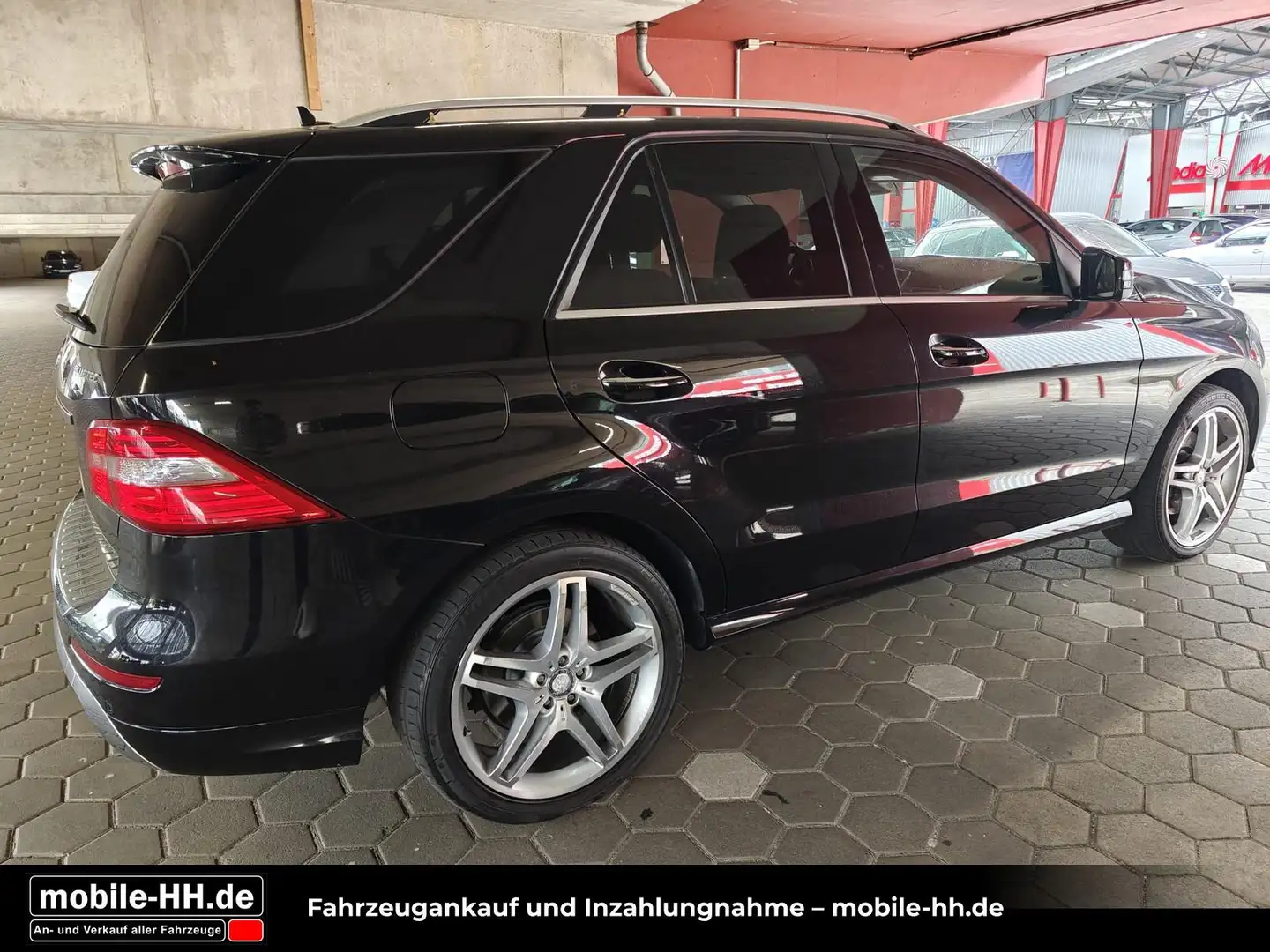 Mercedes-Benz ML 350 *PANO*KAMERA*STZHG*AMG STYLING*ABSOLUT VOLL* Black - 2