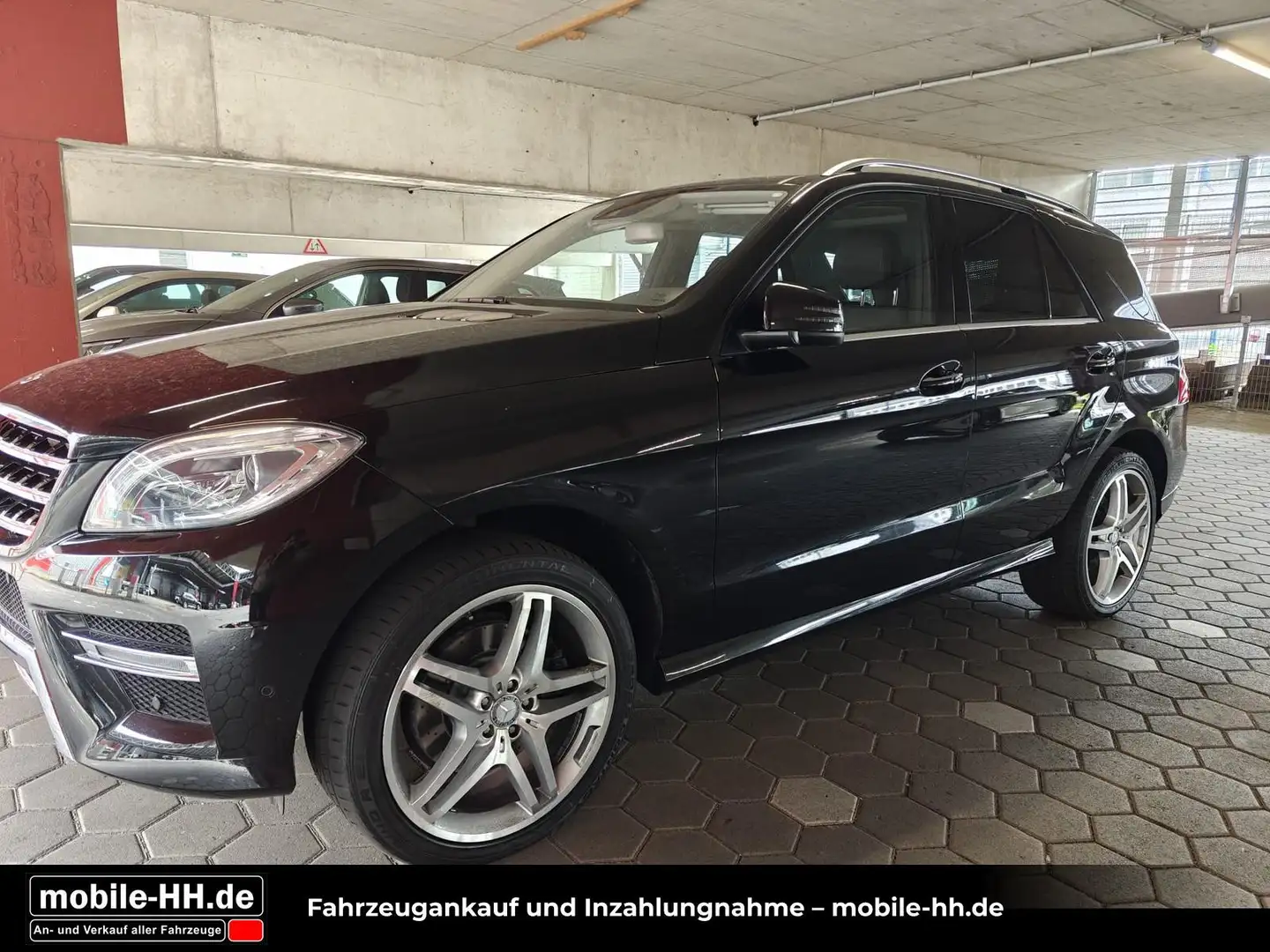Mercedes-Benz ML 350 *PANO*KAMERA*STZHG*AMG STYLING*ABSOLUT VOLL* Black - 1