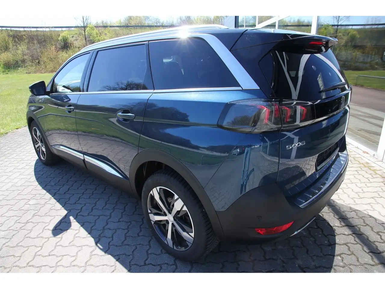 Peugeot 5008 GT PT 180 EAT8 7-S Carplay 360° LED Focal 4