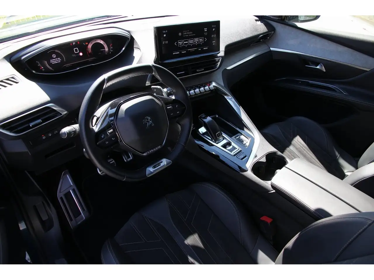 Peugeot 5008 GT PT 180 EAT8 7-S Carplay 360° LED Focal 10