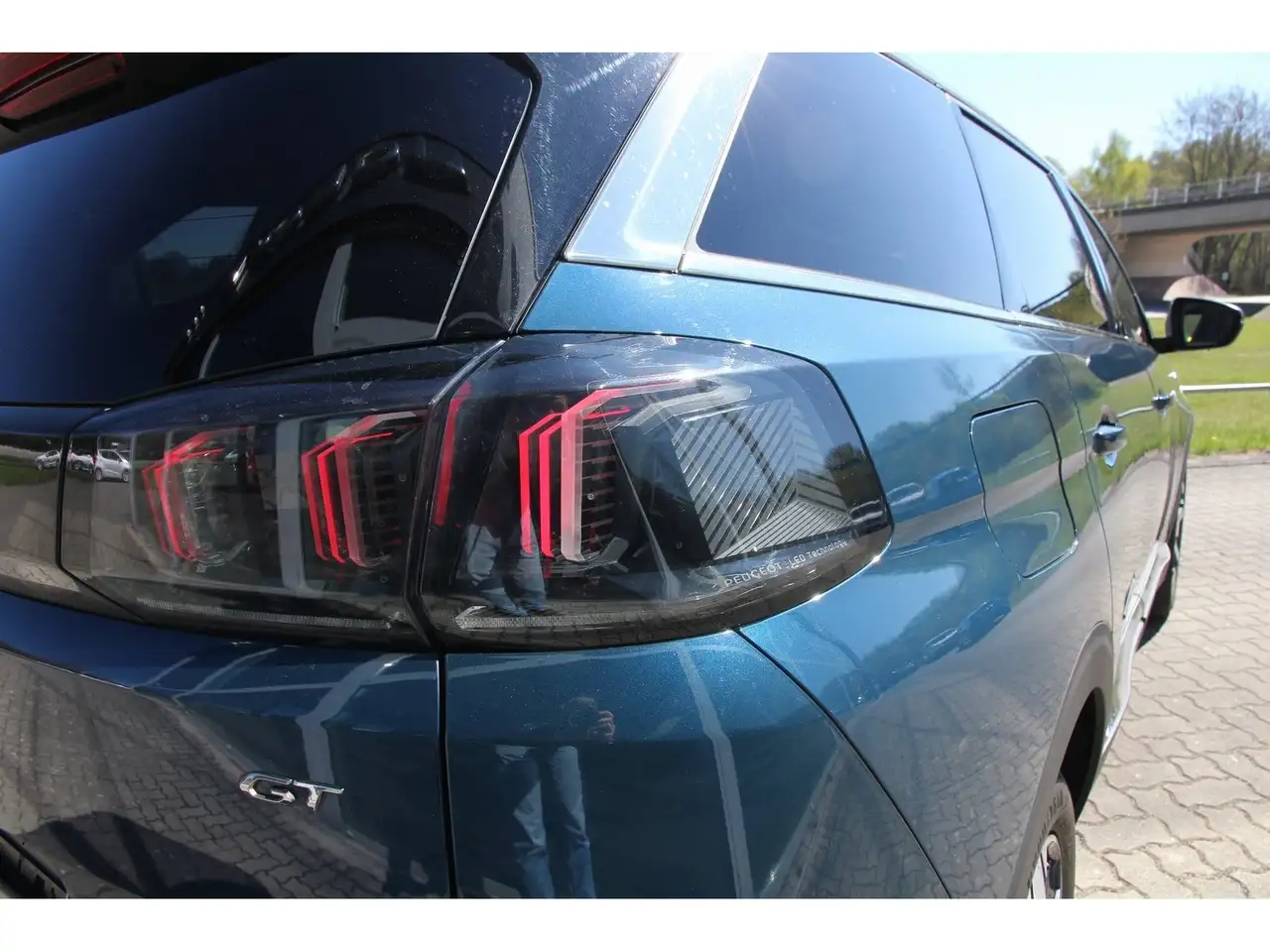 Peugeot 5008 GT PT 180 EAT8 7-S Carplay 360° LED Focal 6